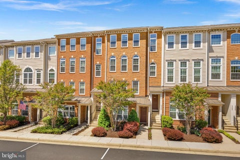 Condo For Sale - 42263 Black Rock Terrace<br/> ALDIE, VA 20105