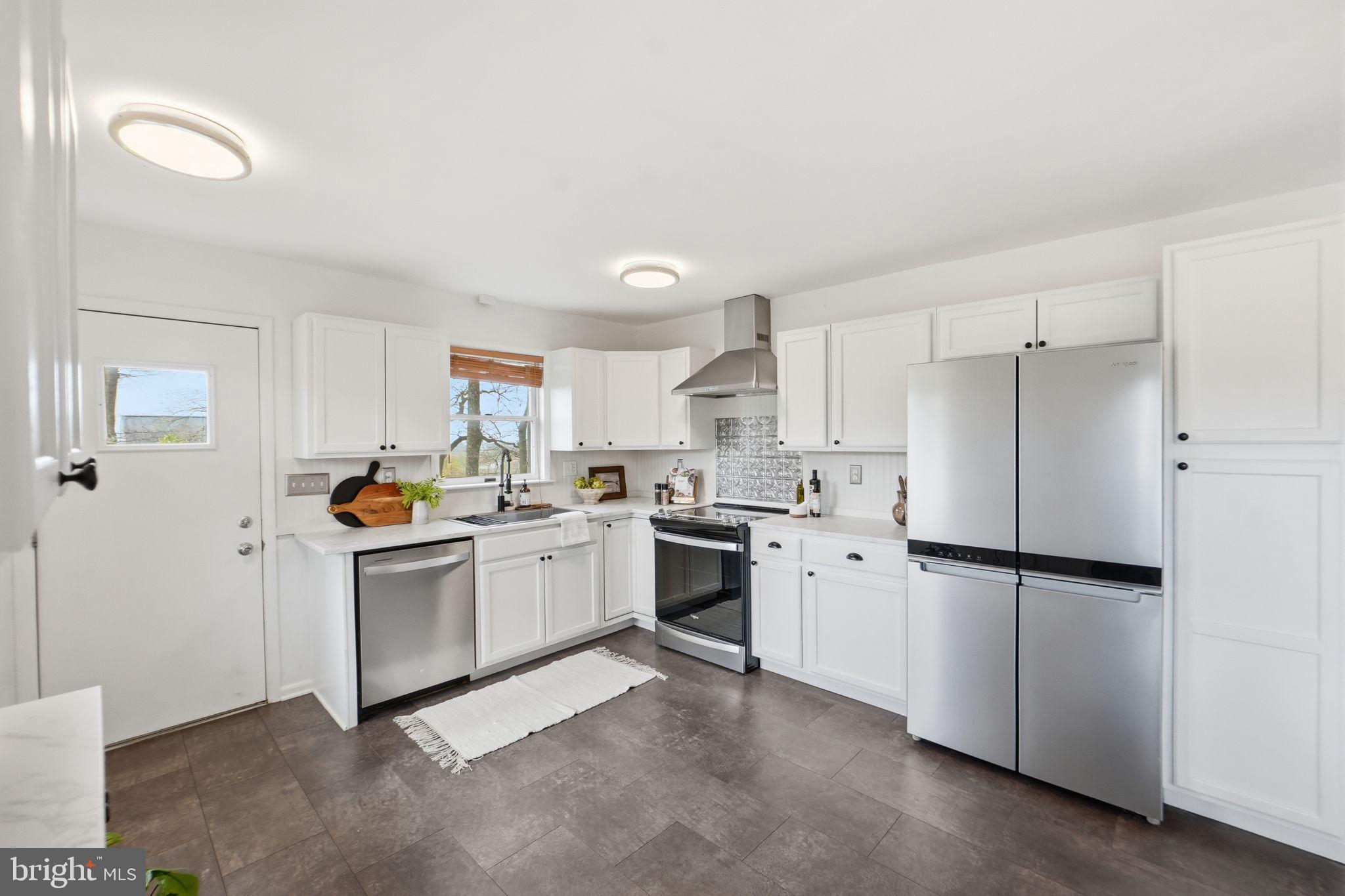 NEW MIDWAY - Residential