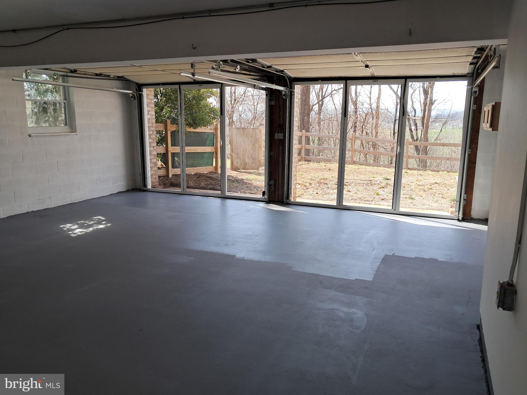 NEW MIDWAY - Residential