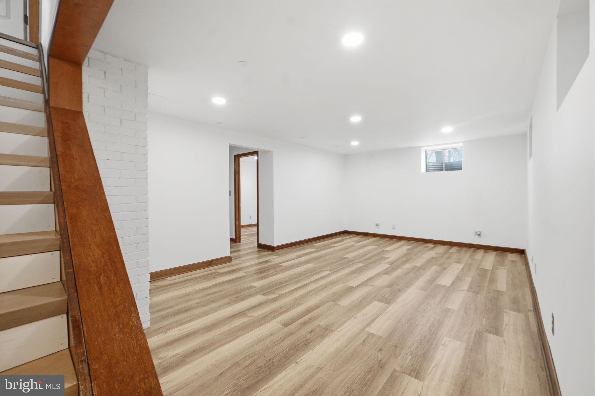 NEW MIDWAY - Residential