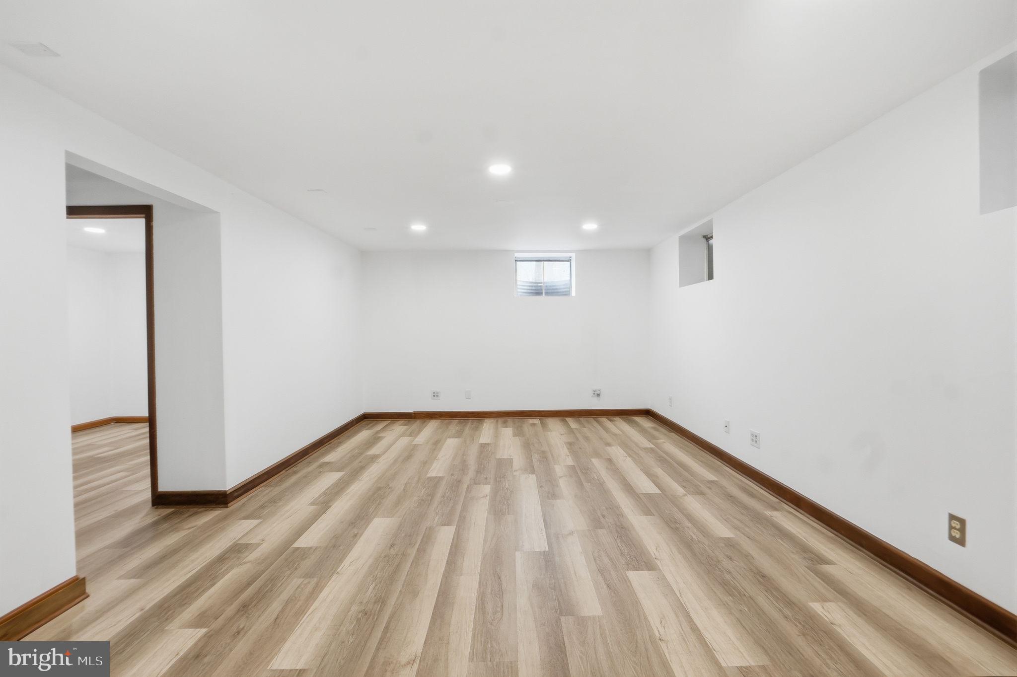 NEW MIDWAY - Residential