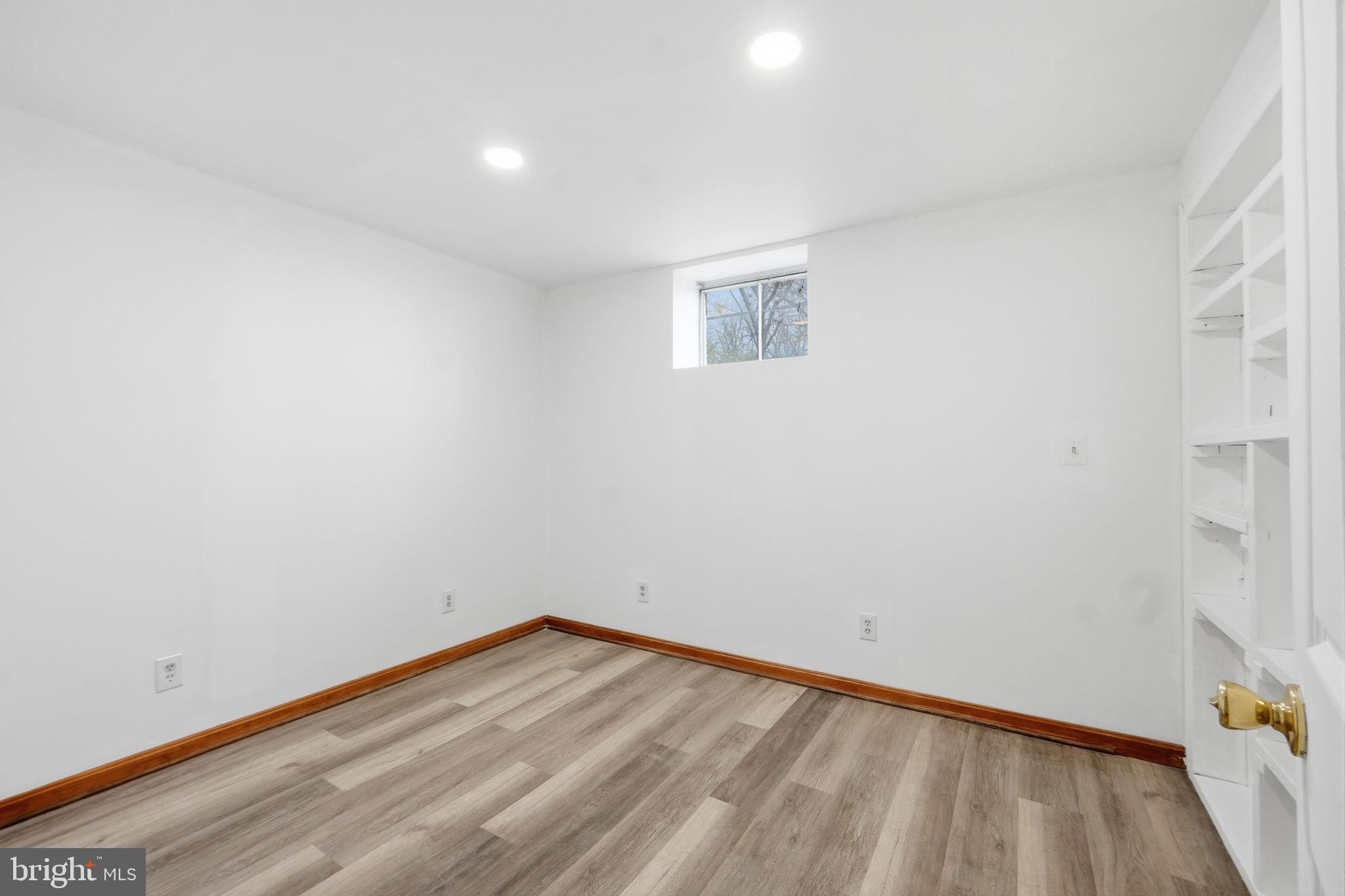 NEW MIDWAY - Residential