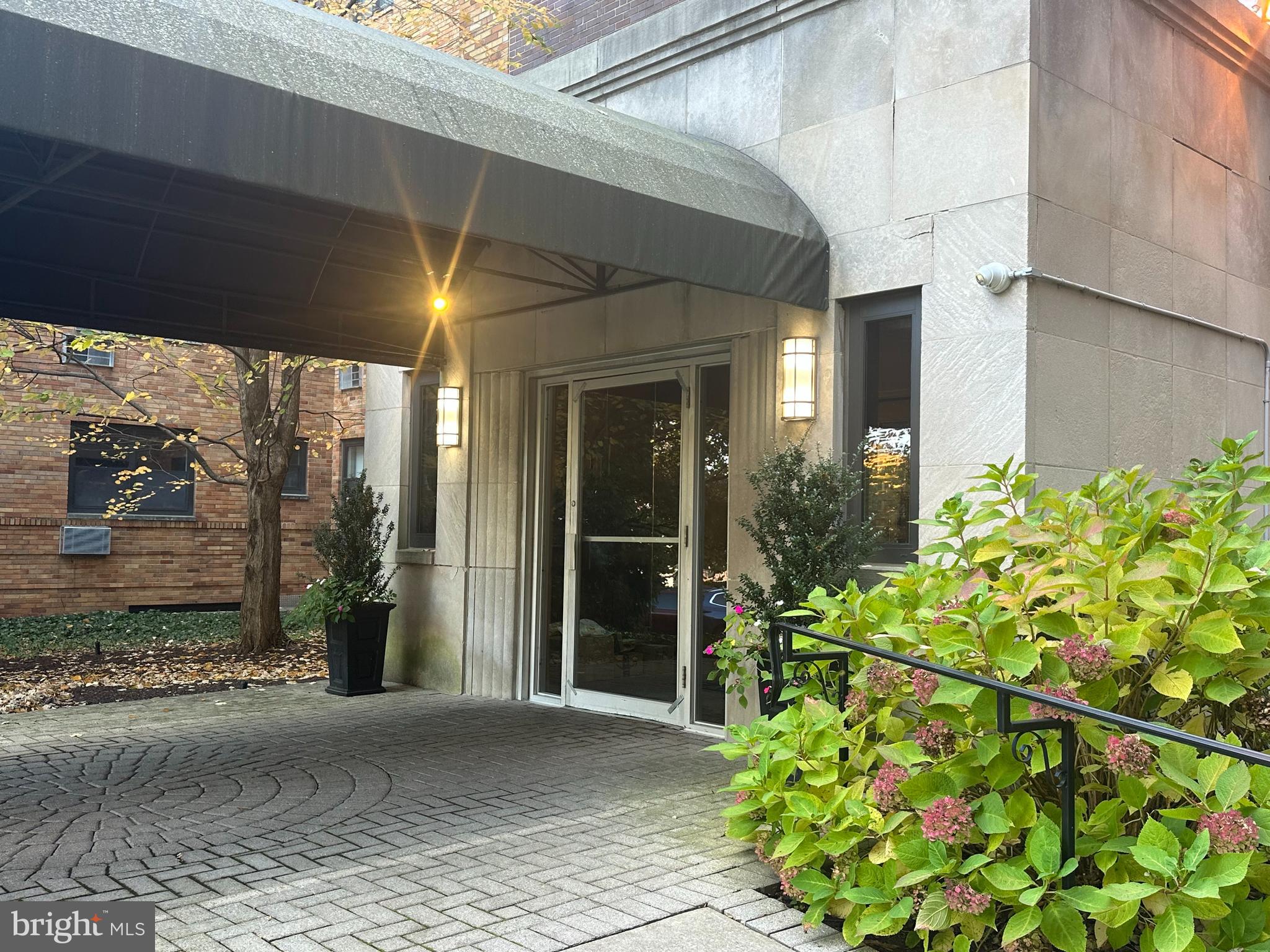 LATCHS LANE - Residential