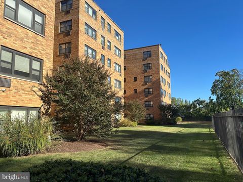 Condo For Sale - 40 Old Lancaster Road #205<br/> MERION STATION, PA 19066