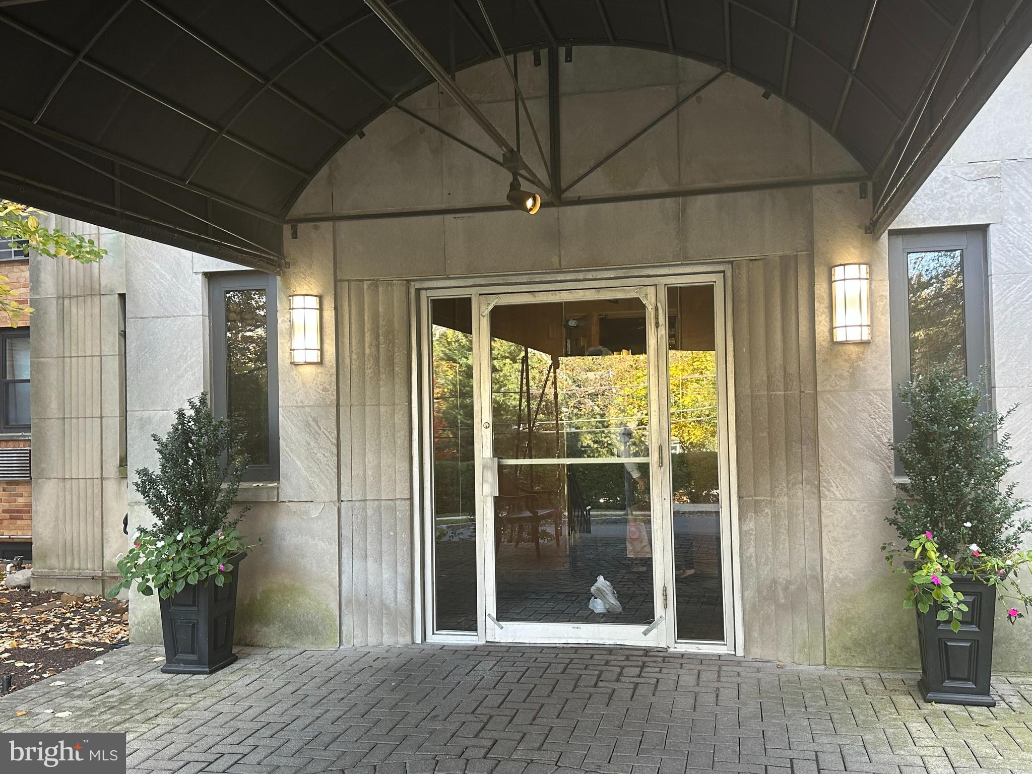 LATCHS LANE - Residential