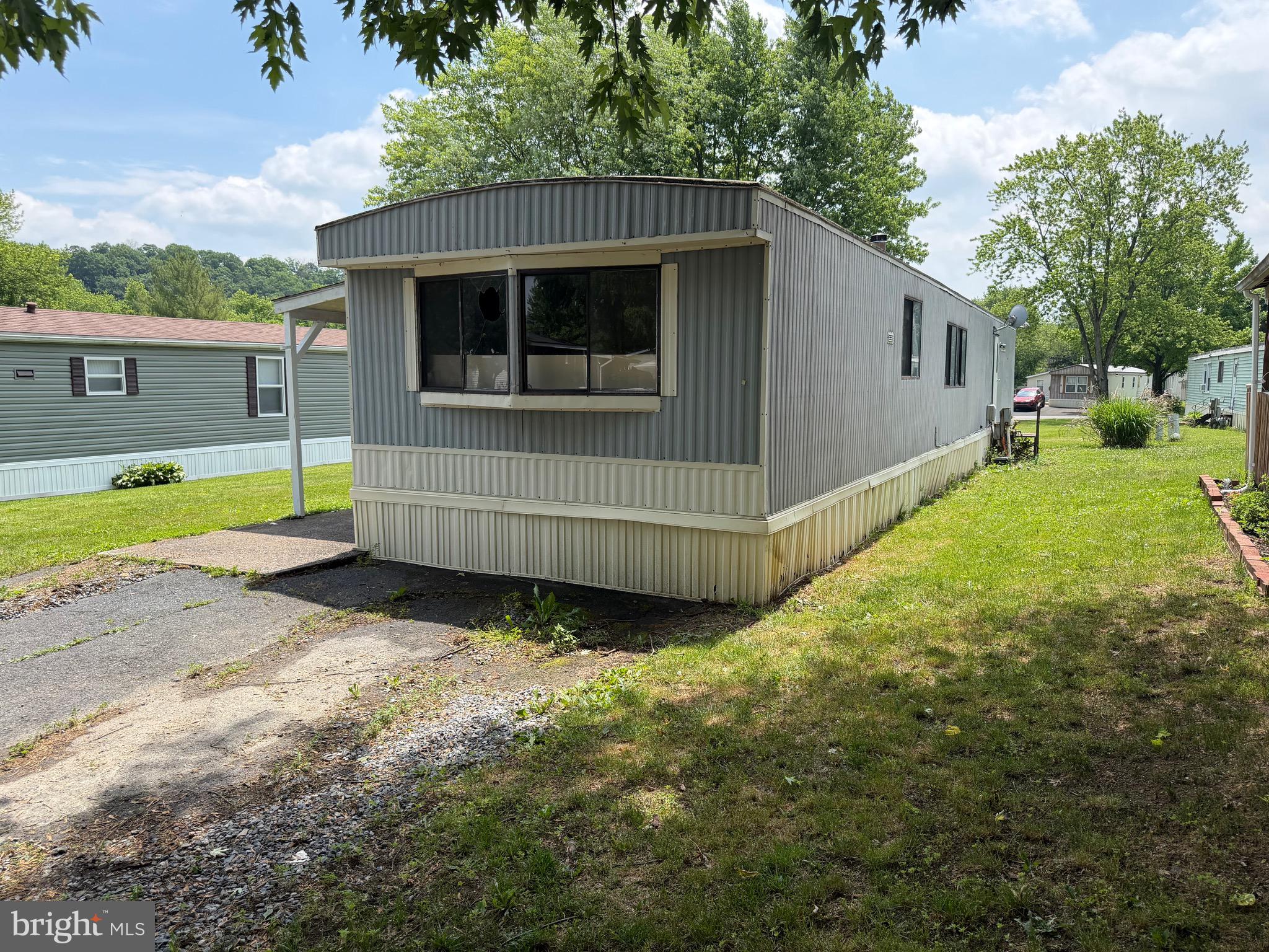 8 REDWOOD LANE