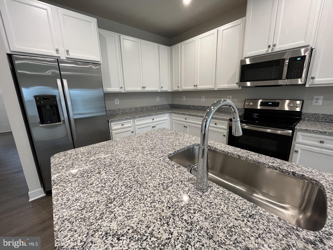 ROLLING HILLS - Residential Lease