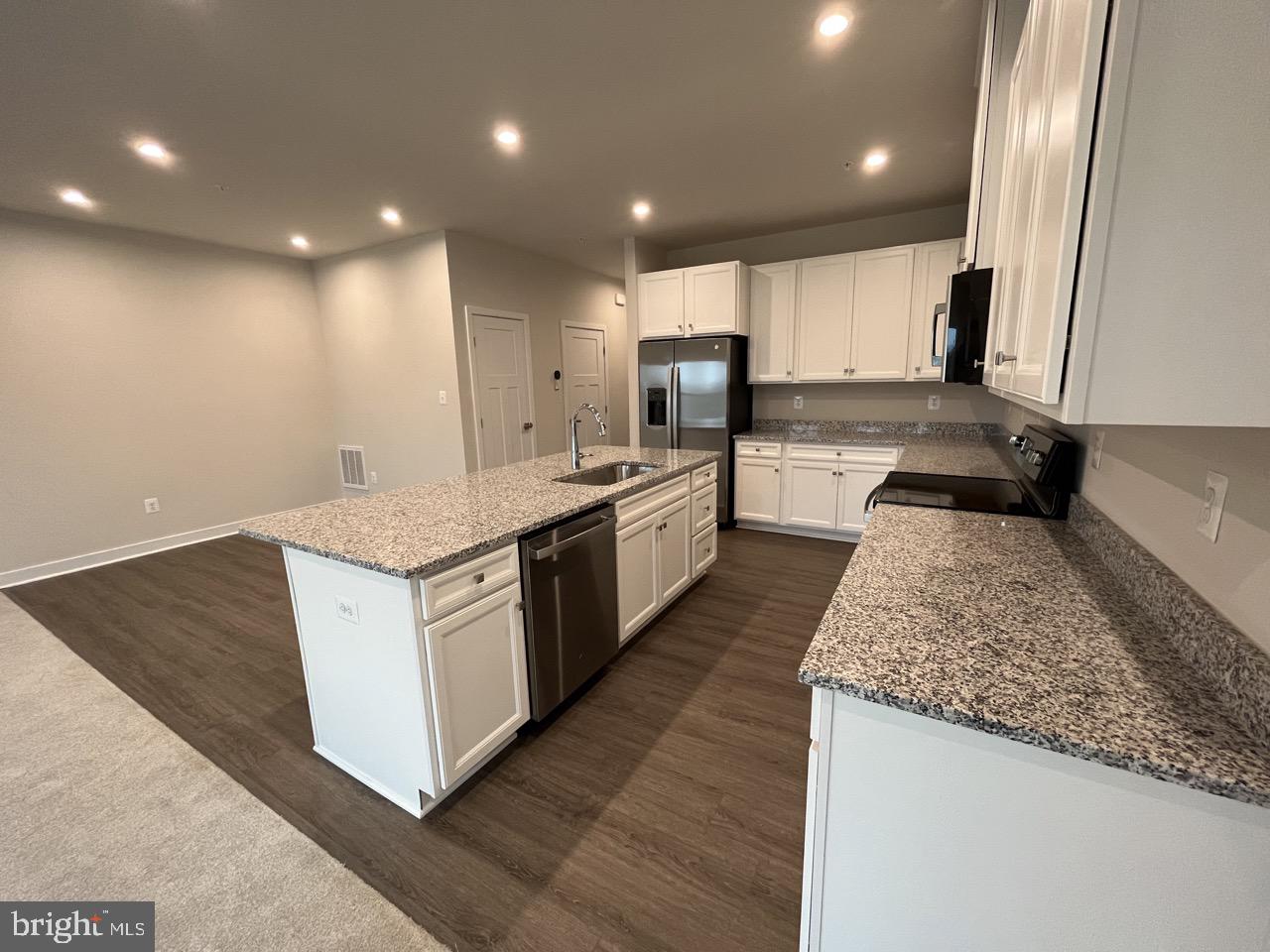 ROLLING HILLS - Residential Lease