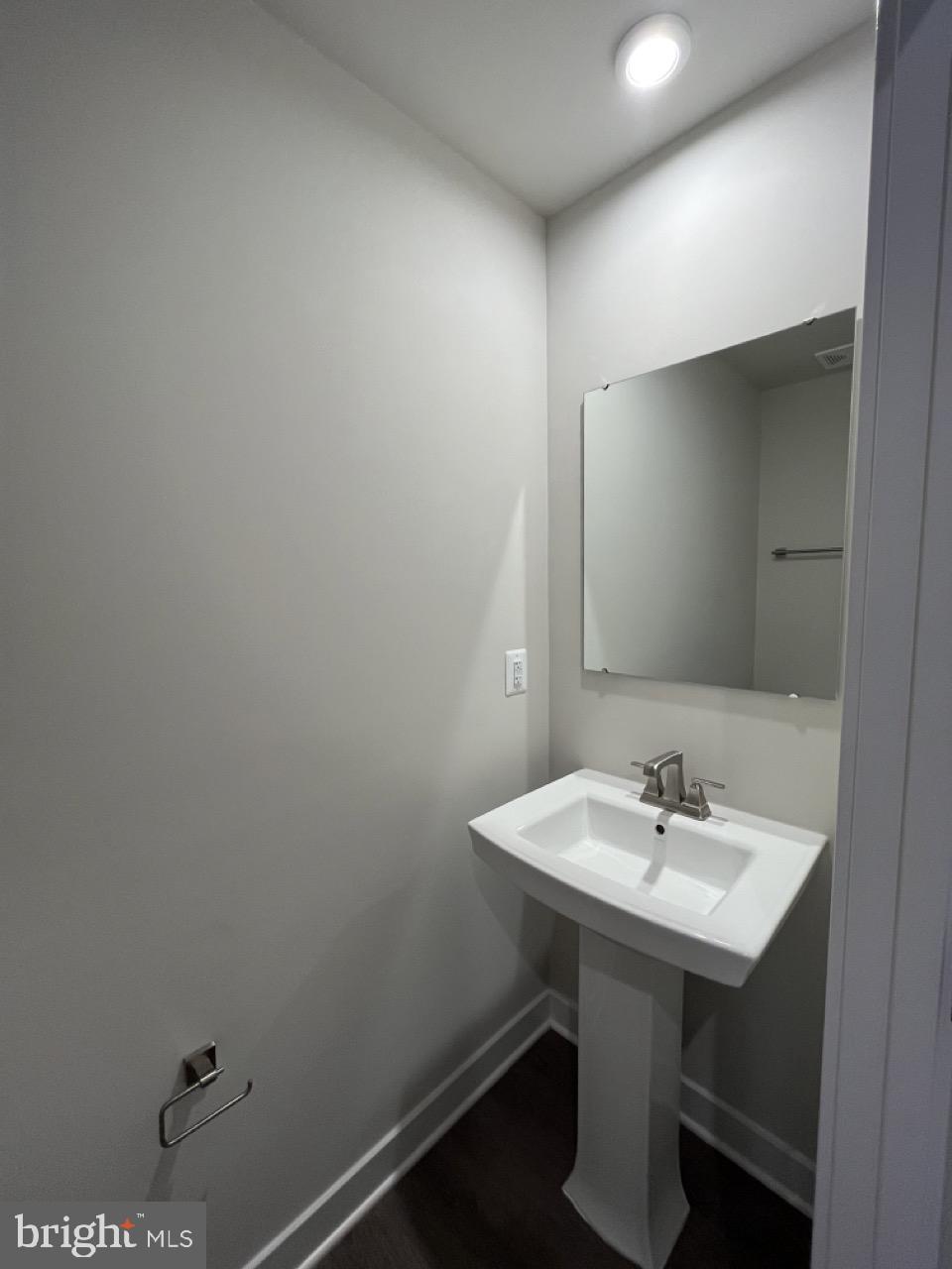 ROLLING HILLS - Residential Lease