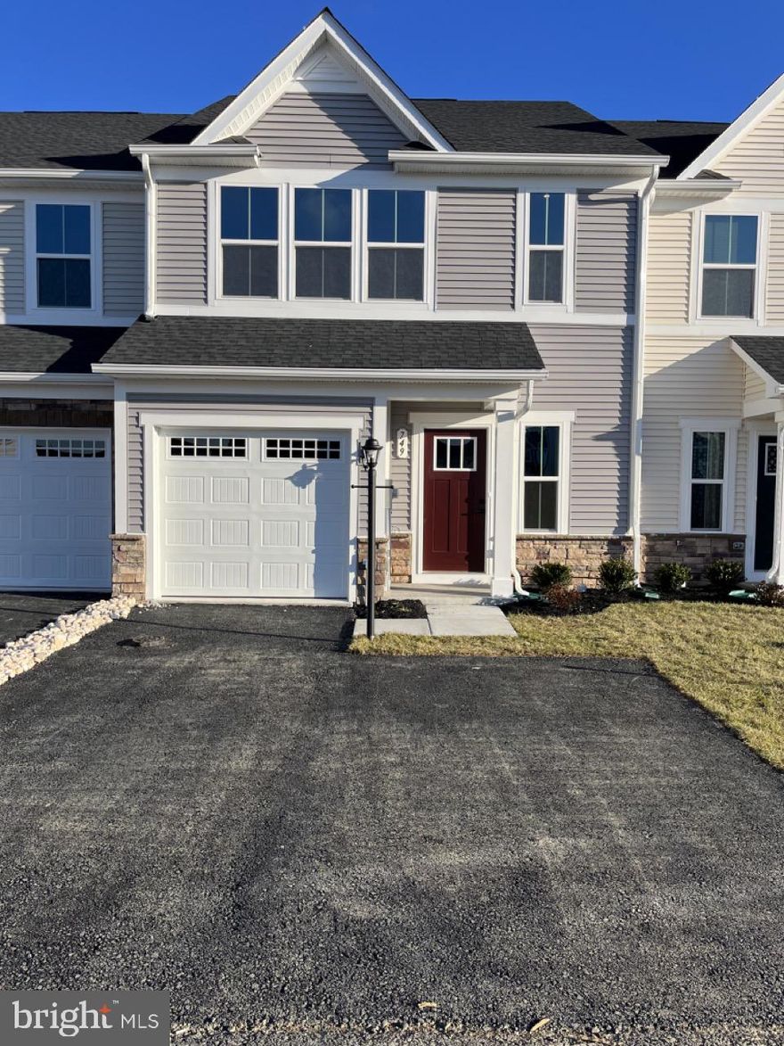 Beautiful brand new townhome for rent in Rolling Hills! Spacious 3 bedroom 2.5 baths and ready to move in! Building was completed in December 2023, so you will be the first occupant! Washer and dryer are included in the home. No expense spared on this one! Call for a showing!