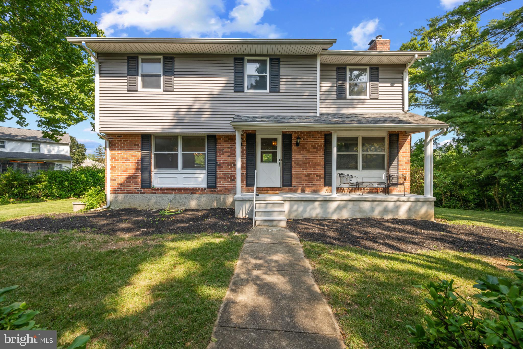7 AMESBURY COURT