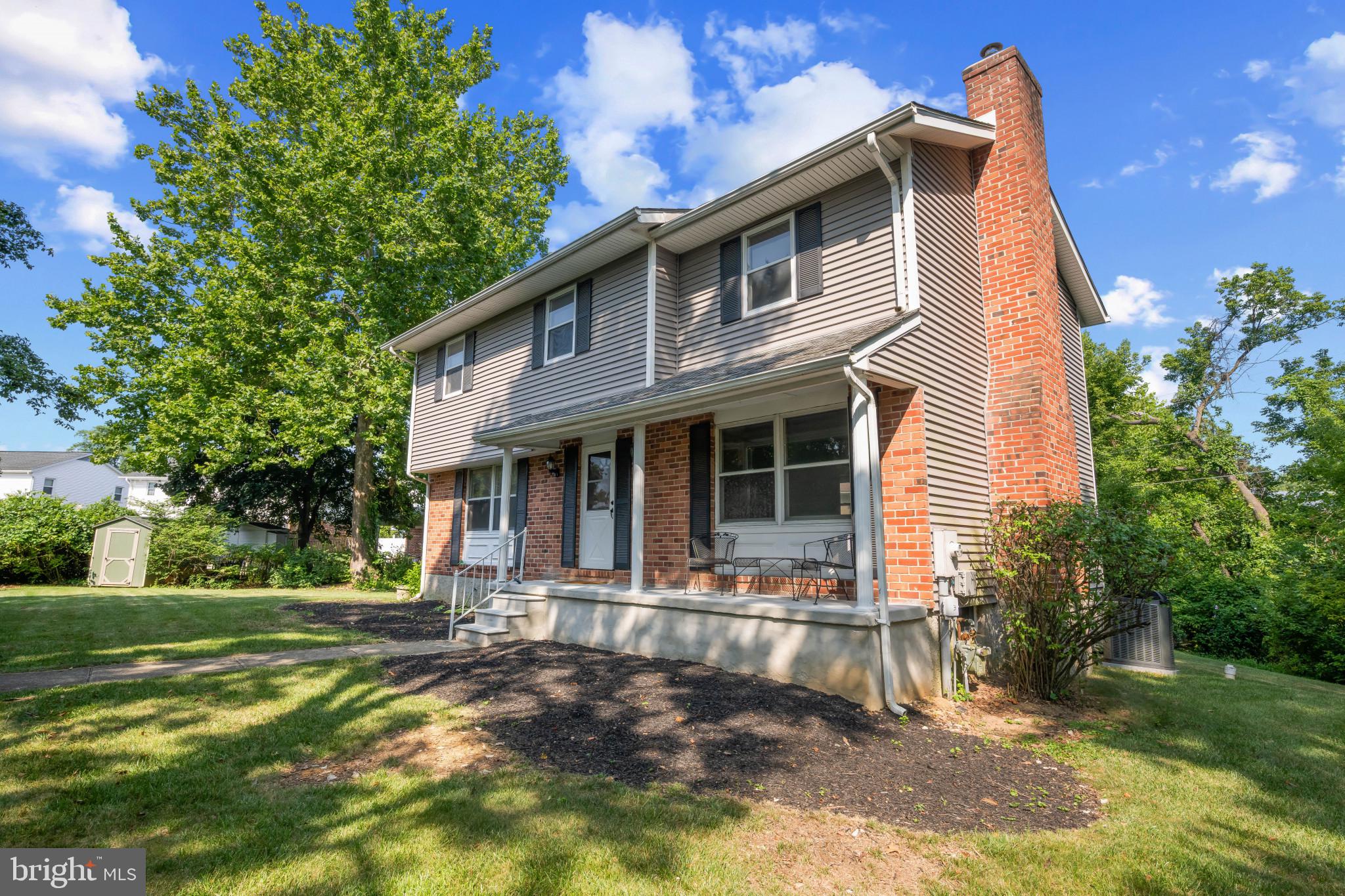7 AMESBURY COURT