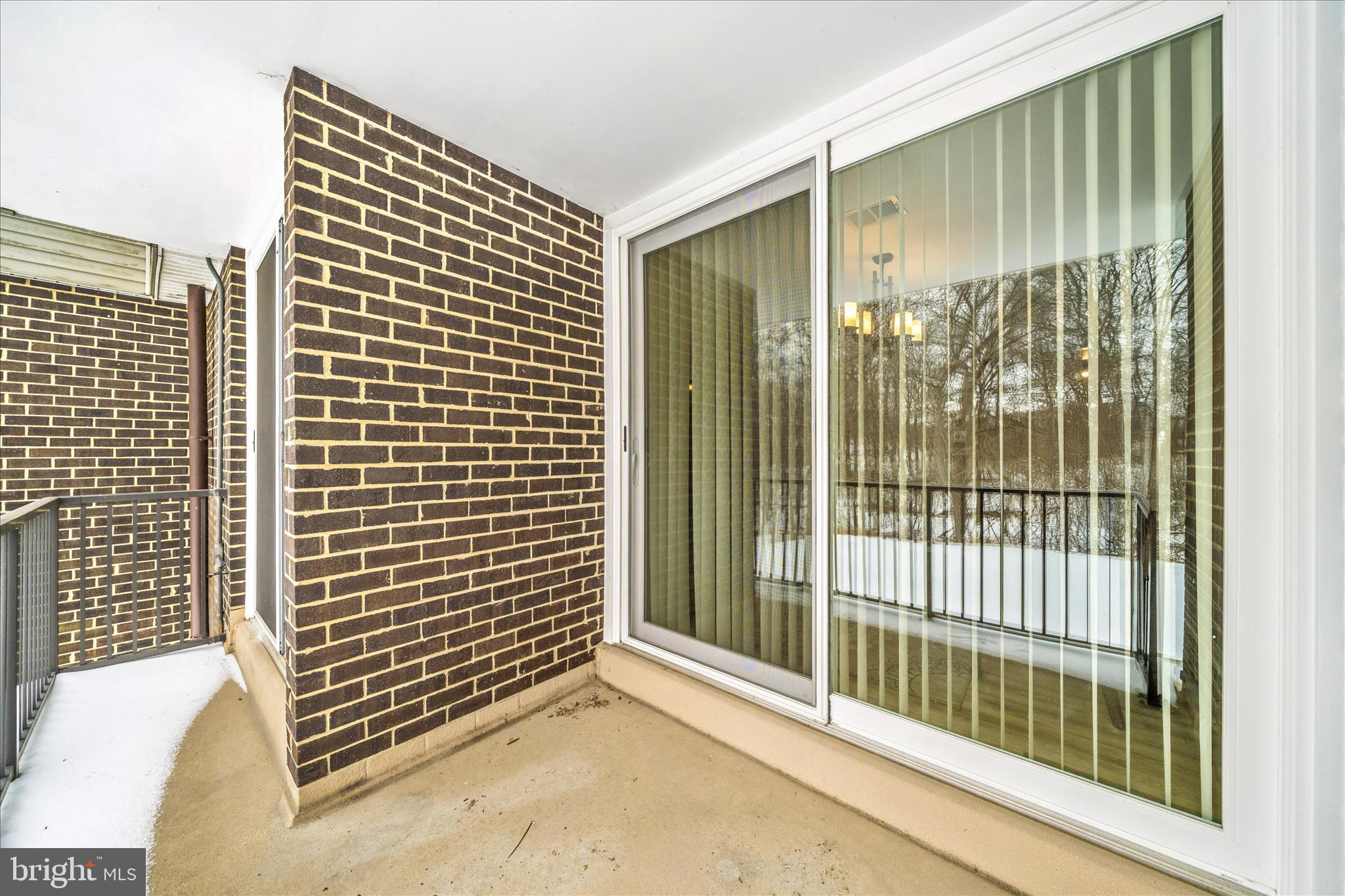 PINES CONDOMINIUM - Residential