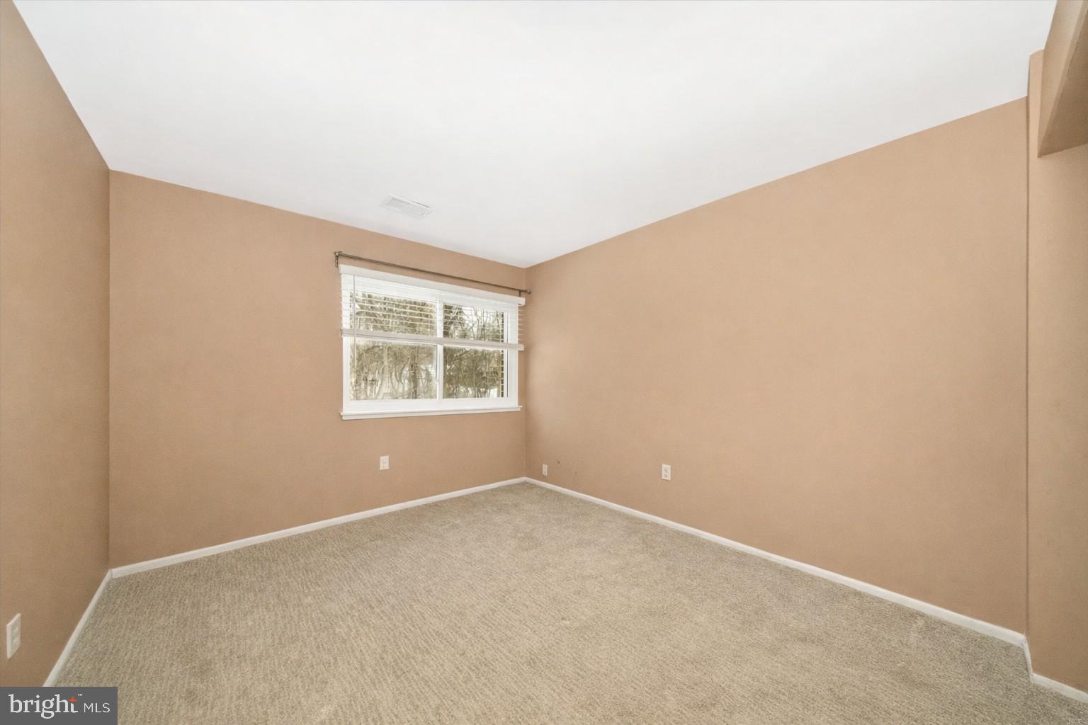 PINES CONDOMINIUM - Residential