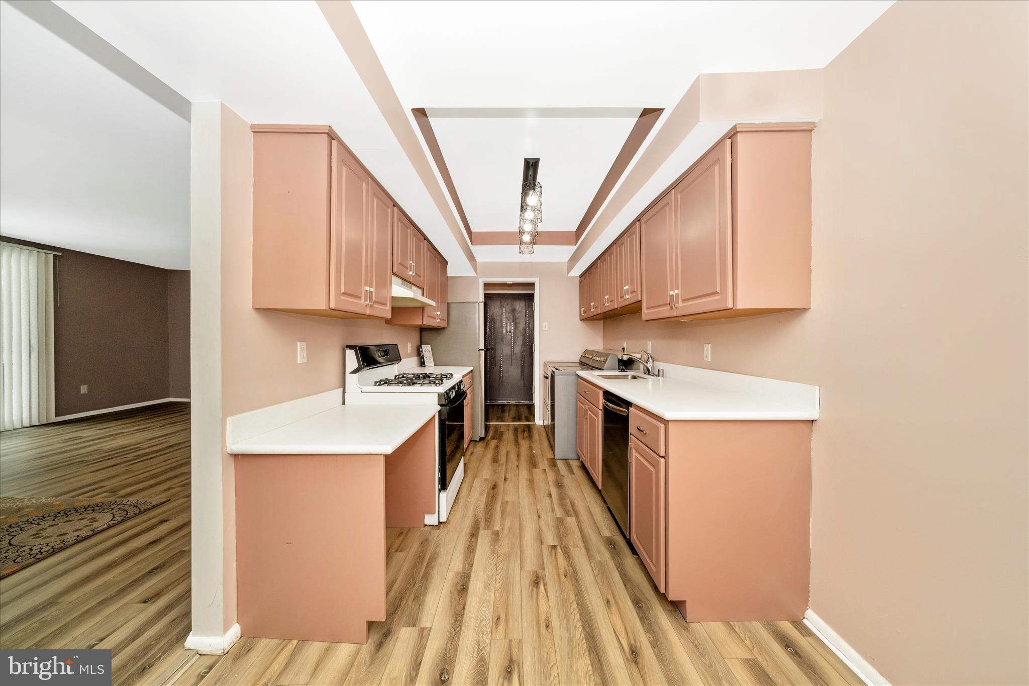 PINES CONDOMINIUM - Residential