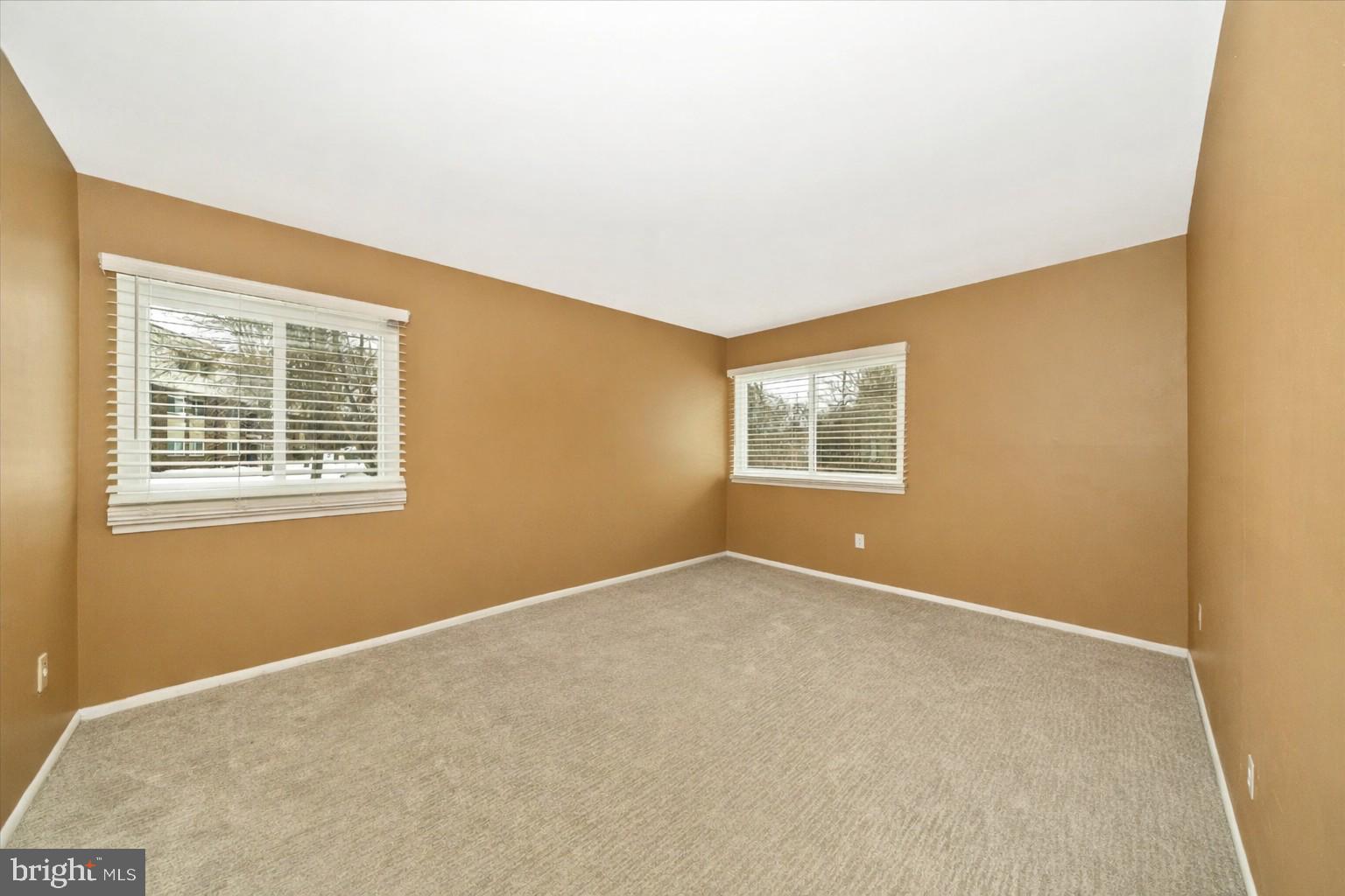 PINES CONDOMINIUM - Residential