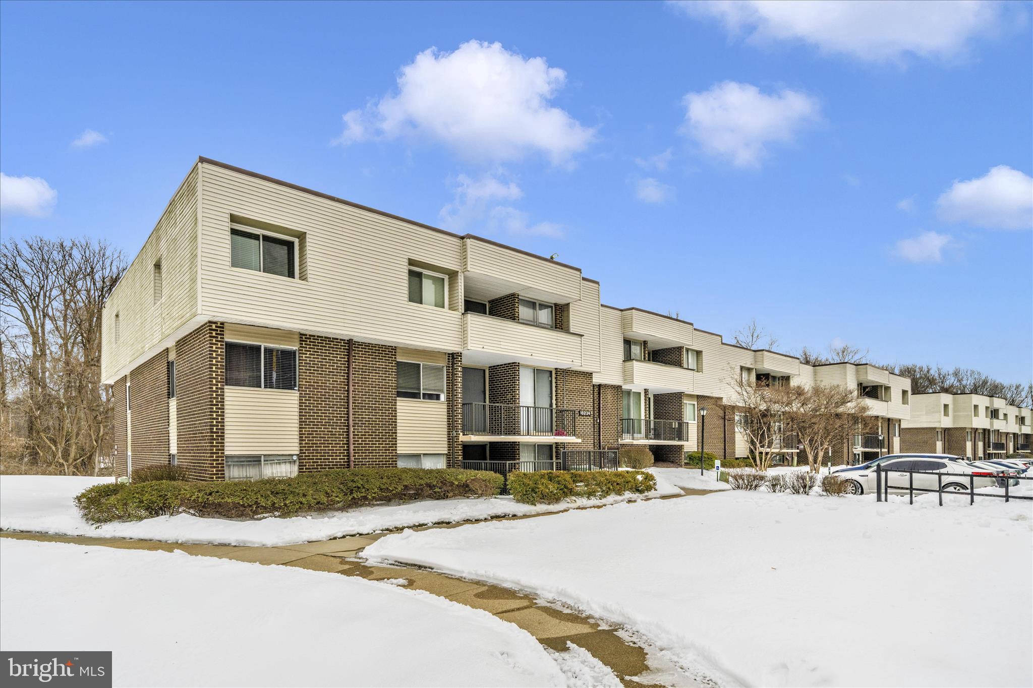 PINES CONDOMINIUM - Residential