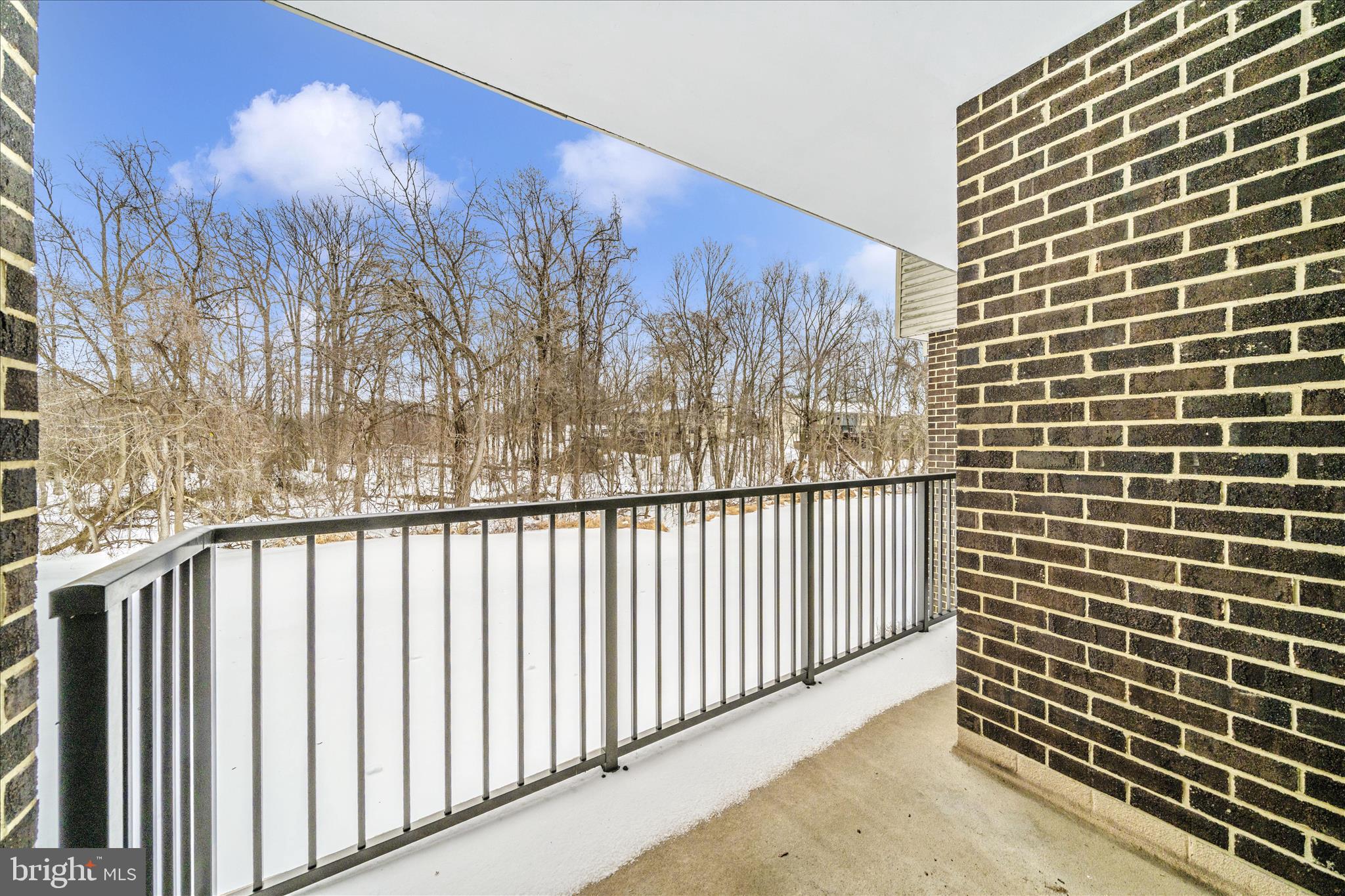 PINES CONDOMINIUM - Residential