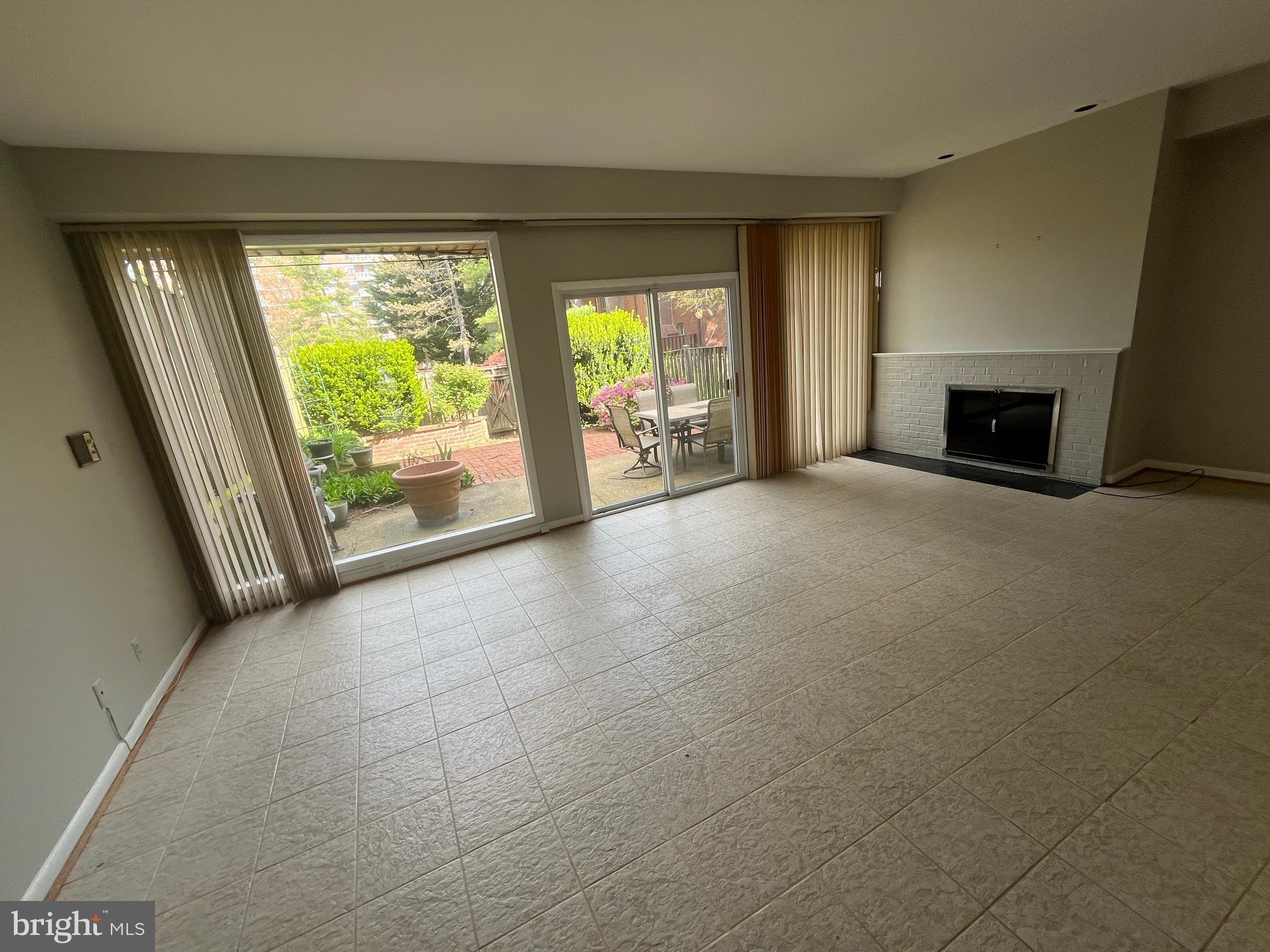 PARK VILLAGE - Residential