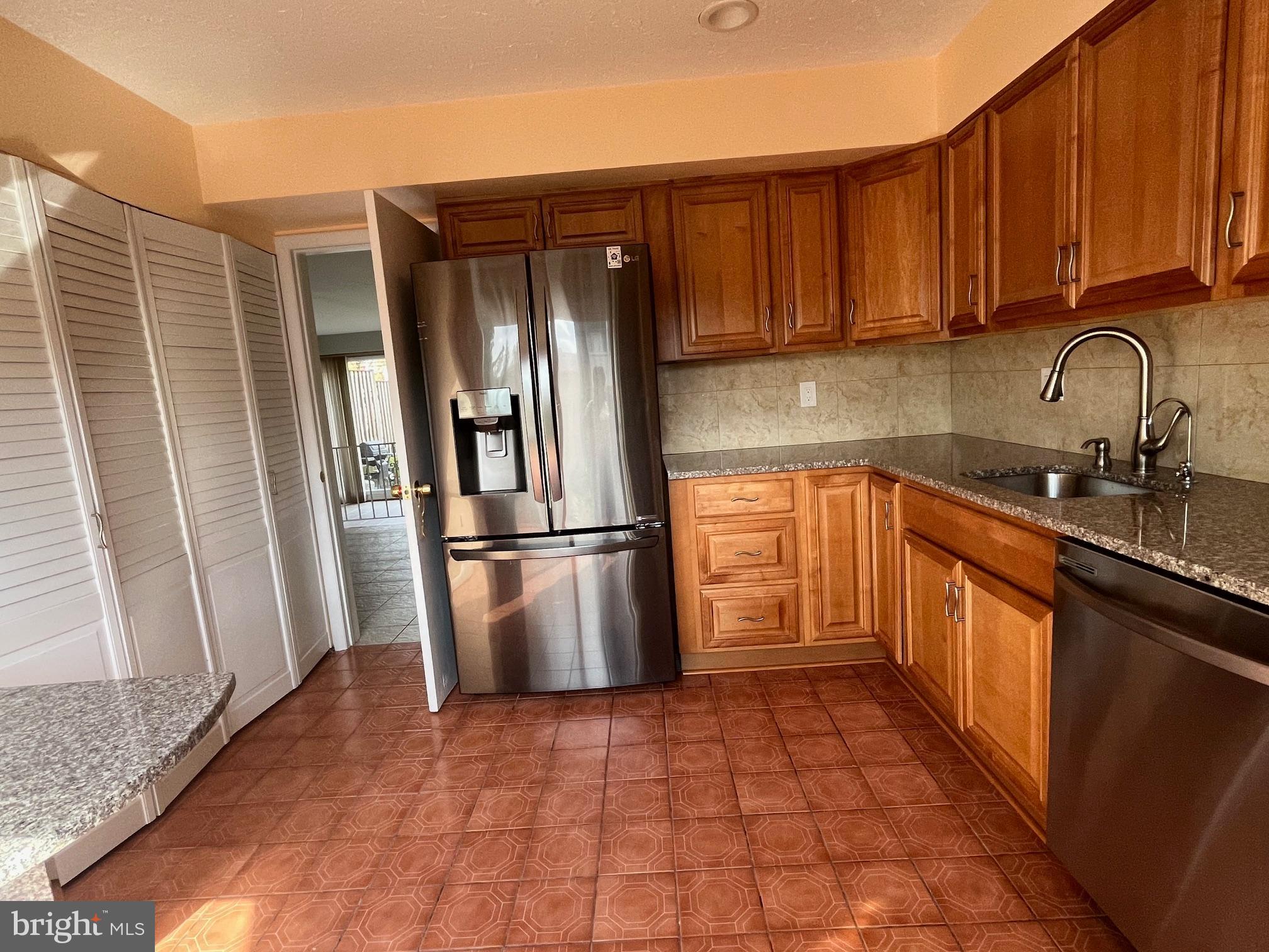 PARK VILLAGE - Residential