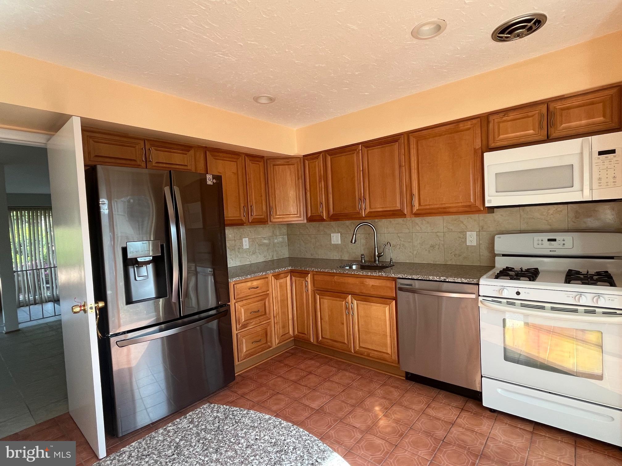 PARK VILLAGE - Residential