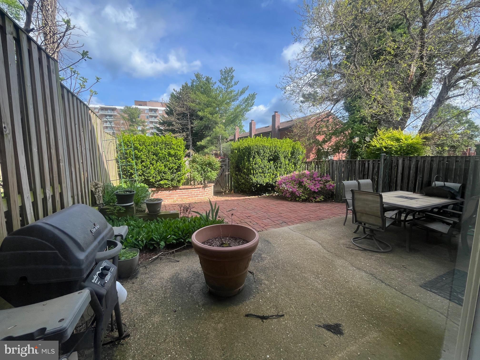 PARK VILLAGE - Residential