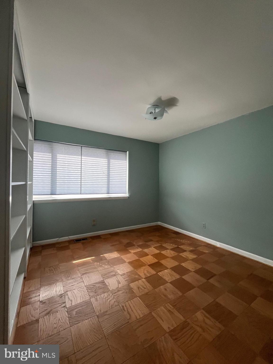 PARK VILLAGE - Residential