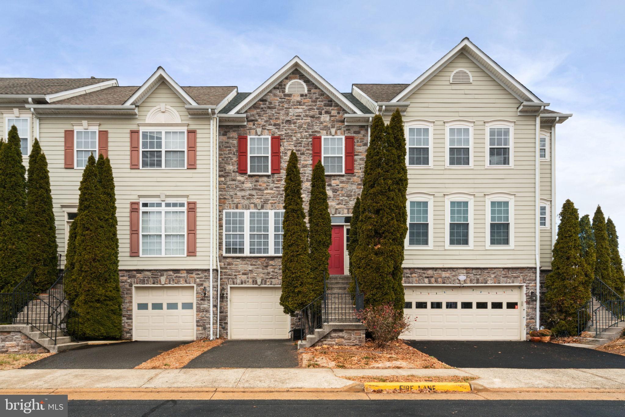 POTOMAC CROSSING - Residential