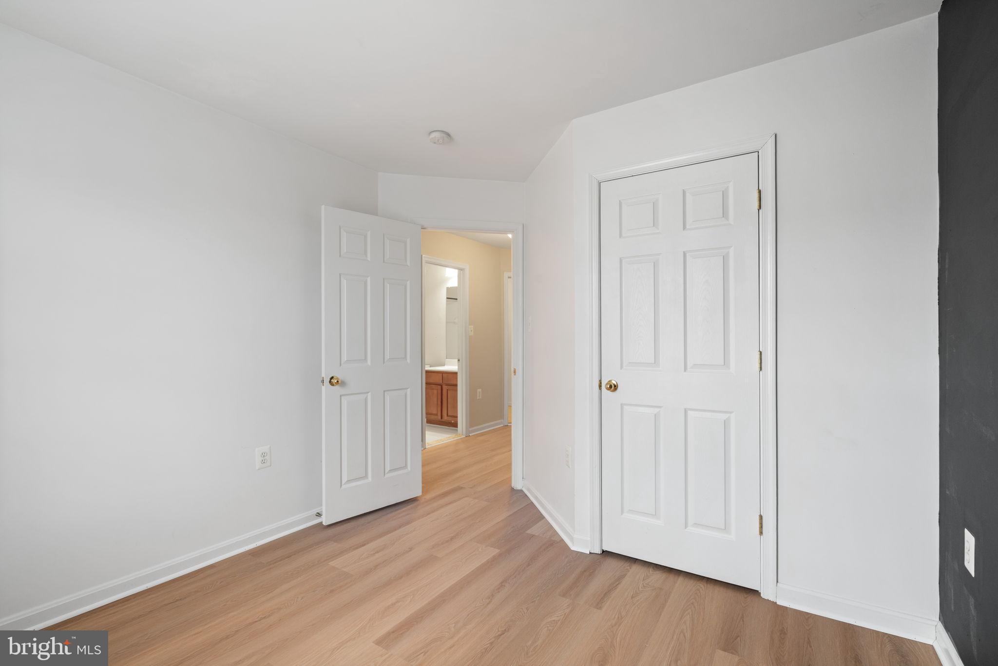 POTOMAC CROSSING - Residential