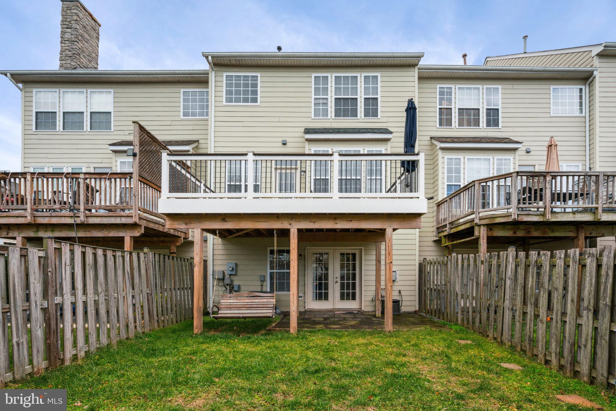 POTOMAC CROSSING - Residential