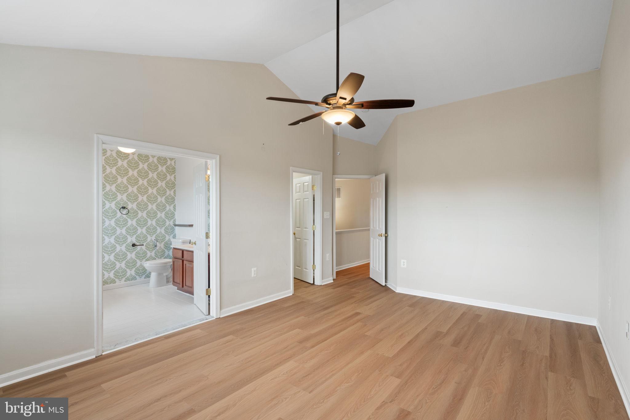 POTOMAC CROSSING - Residential