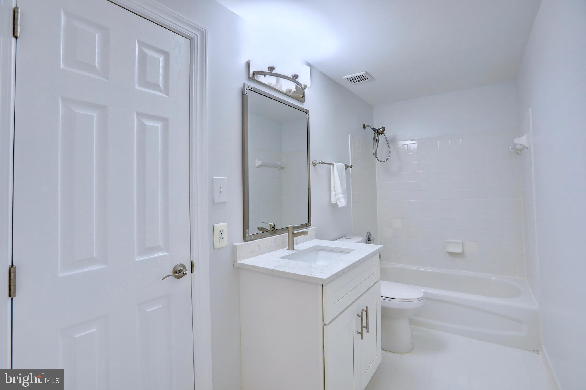 ESTATES AT LEETON MANOR - Residential