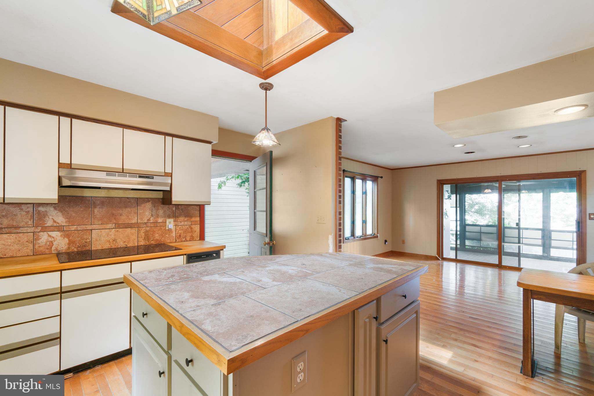 ROCK HALL - Residential