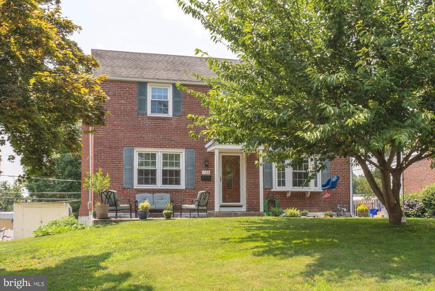 Expanded 4 bedroom, 2 1/2 bath Colonial Home  in move-in condition.  Convenient location close to Chatham Park Elementary School, public transportation and easy access to routes 1, 3 & 476.  Less than 30 minutes to Center City, Valley Forge, King of Prussia & the Philadelphia International Airport.  Short distance to Brookline Boulevard that offers many many restaurants, shops and local attractions, Wawa,  Haverford YMCA, Skatium, Haverford Township Library, Pennsy Trail, Grange Playground / Park, Karakung hiking trails, Chatham Glen Park & many other Township Parks that offer: softball and baseball fields, playground equipment, tennis courts, basketball courts, barbecue and nature areas.  Numerous Recreation & Park Programs for everyone.     Low maintenance brick colonial home with open front patio, spacious living room with built-ins, formal dining room with bay window & wet bar, hall closet, powder room, family room addition with fireplace and french doors to deck, renovated gourmet kitchen addition with island, custom cabinets, granite countertops, stainless steel appliances, wall oven, gas cooktop with five burners, dishwasher, outside exit to deck, rear yard  & driveway for off-street parking for two vehicles.  Second level: Master suite with a walk-in closet & renovated master bath with spacious stall shower, hall linen closet, good size second bedroom, modern hall bathroom and two additional bedrooms. Pull down stairs for attic storage.  Lower level is an unfinished basement with a utility area, workshop, laundry and storage areas.  This basement would be ideal for finishing into a recreation room or home office.   Fresh neutral decor, beautiful hardwood floors and good mechanicals with replacement windows (2015), 200 AMP Electric Service, new water heater (2021), new high efficiency gas hot air heating system (2021), central air conditioning (2021) and replacement windows (2015).  Good opportunity to be in the wonderful and friendly community of Havertown and the Award Winning Haverford School District.