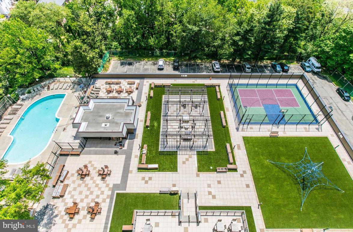 LANDMARK - Residential