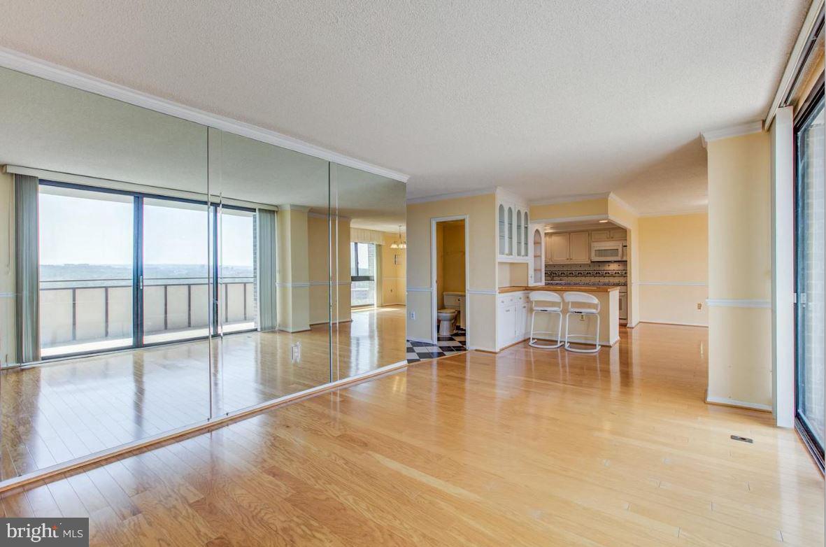 LANDMARK - Residential