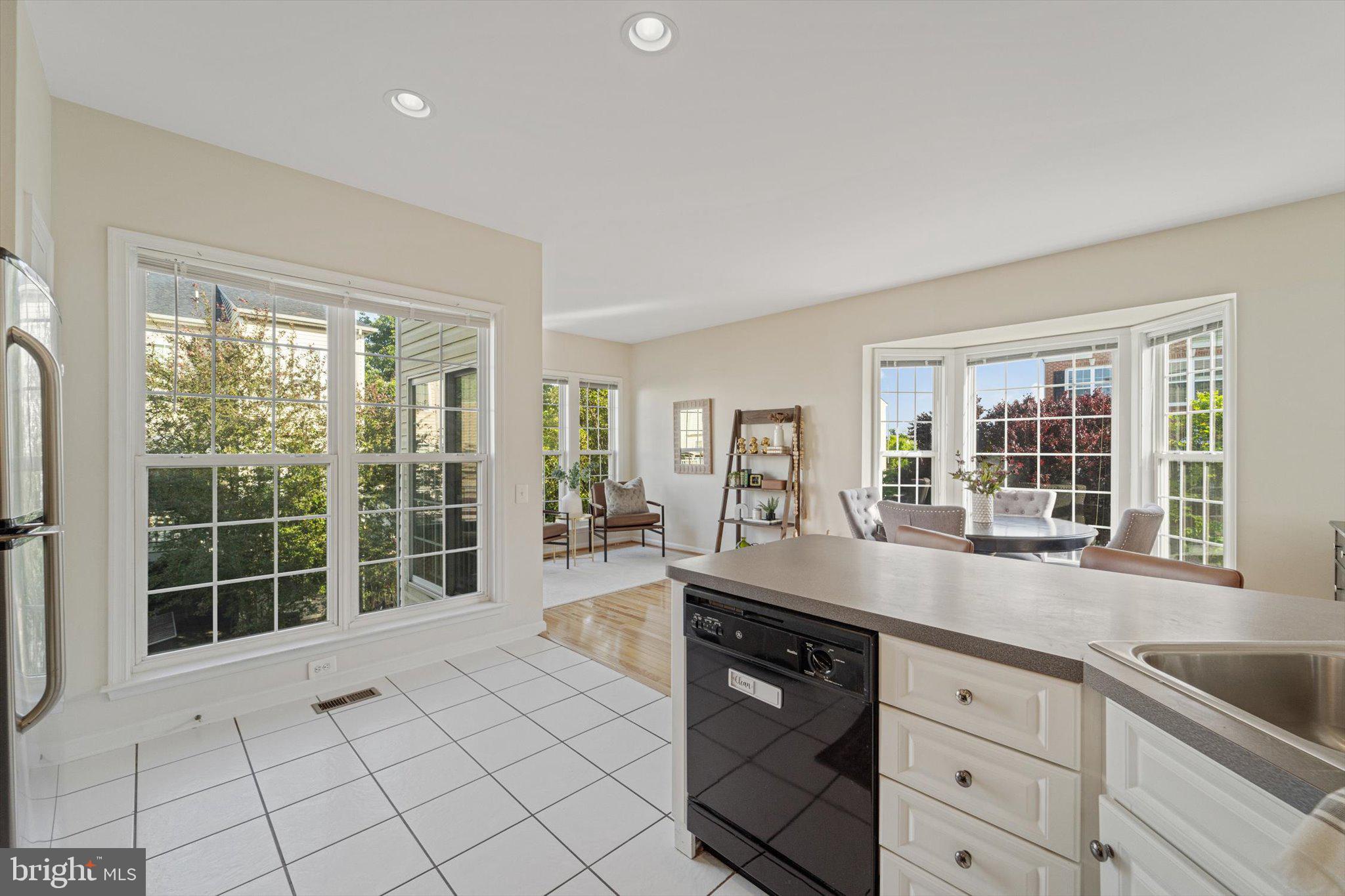 LAUREL HILL LANDBAY - Residential