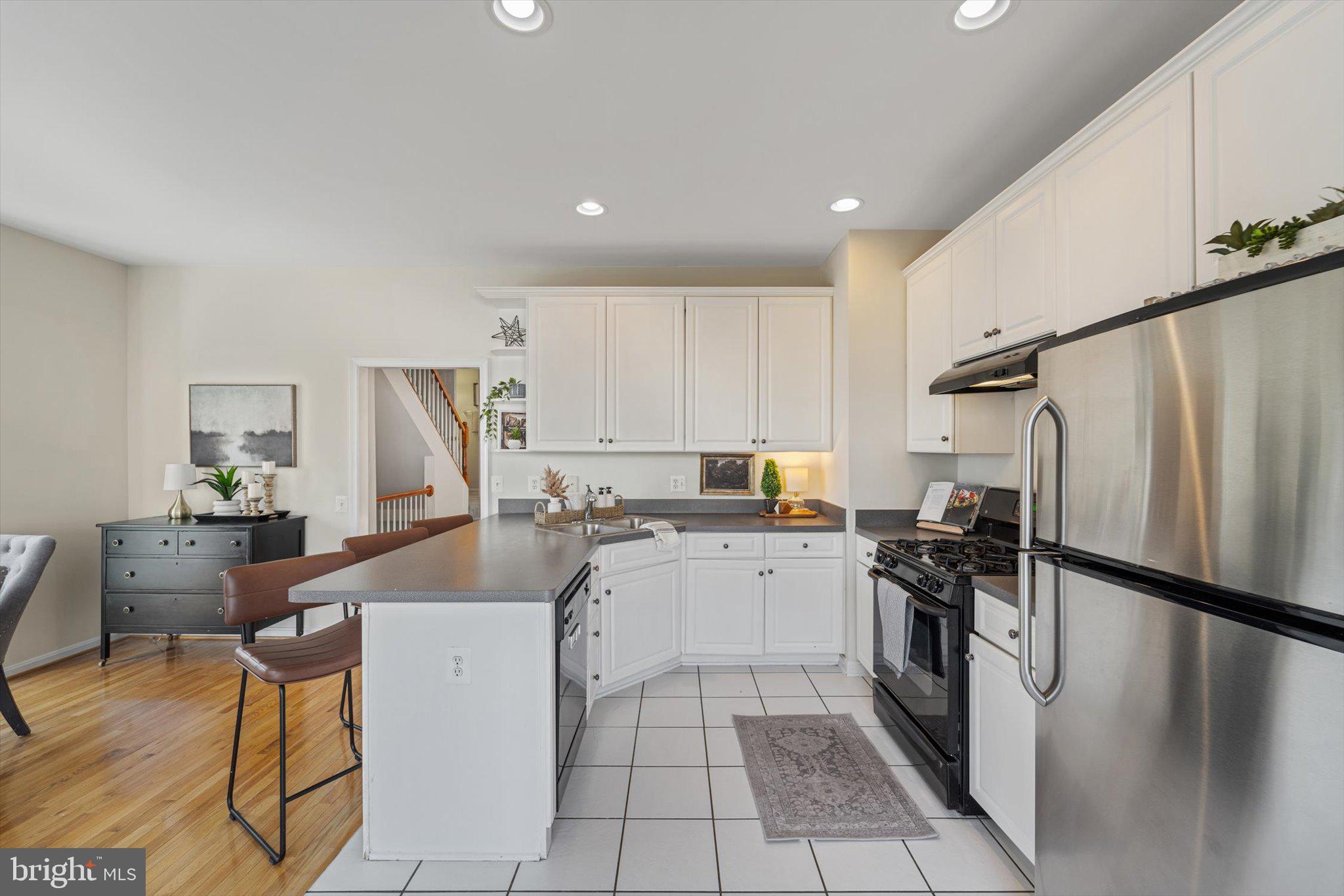 LAUREL HILL LANDBAY - Residential