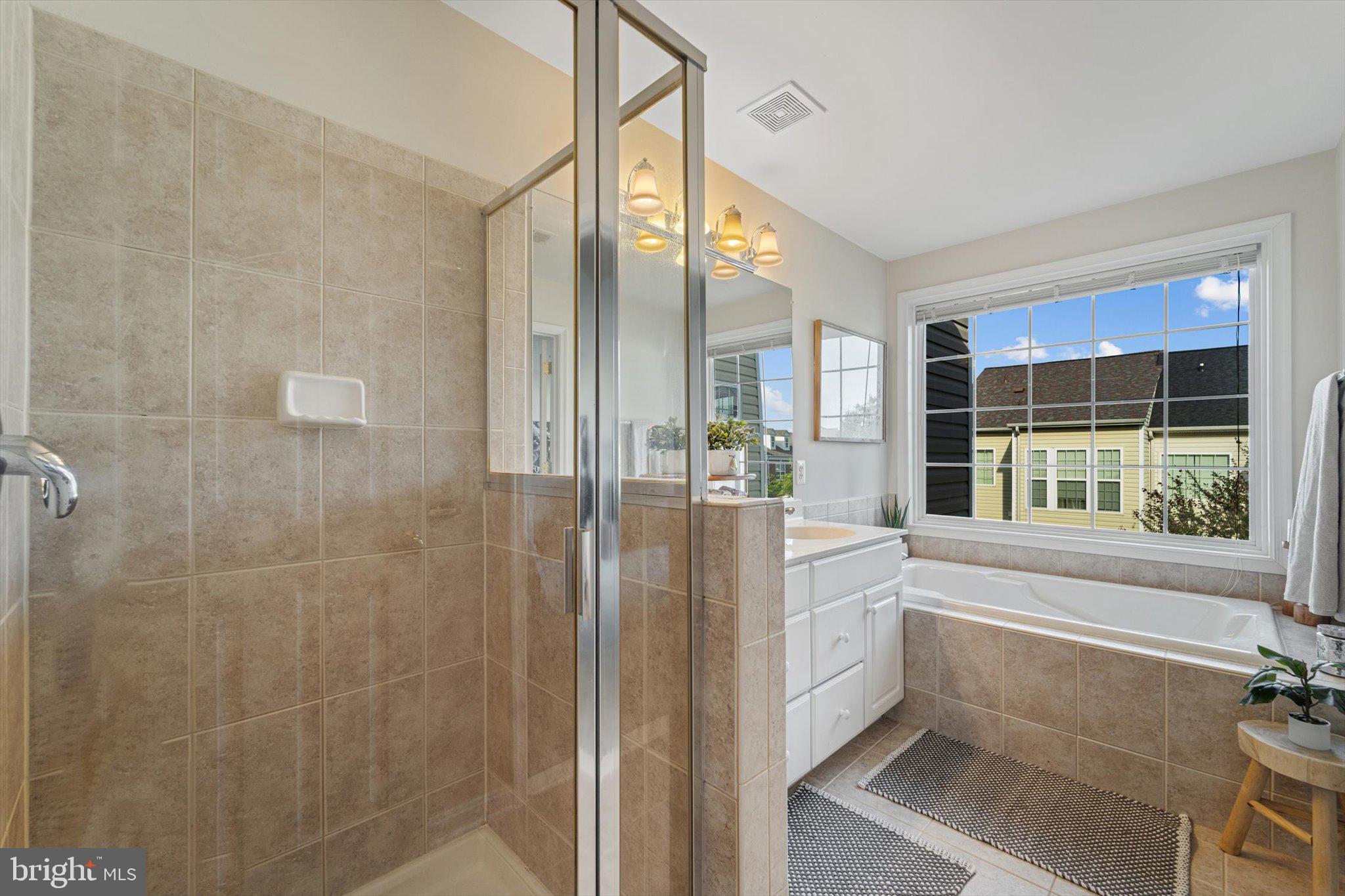 LAUREL HILL LANDBAY - Residential