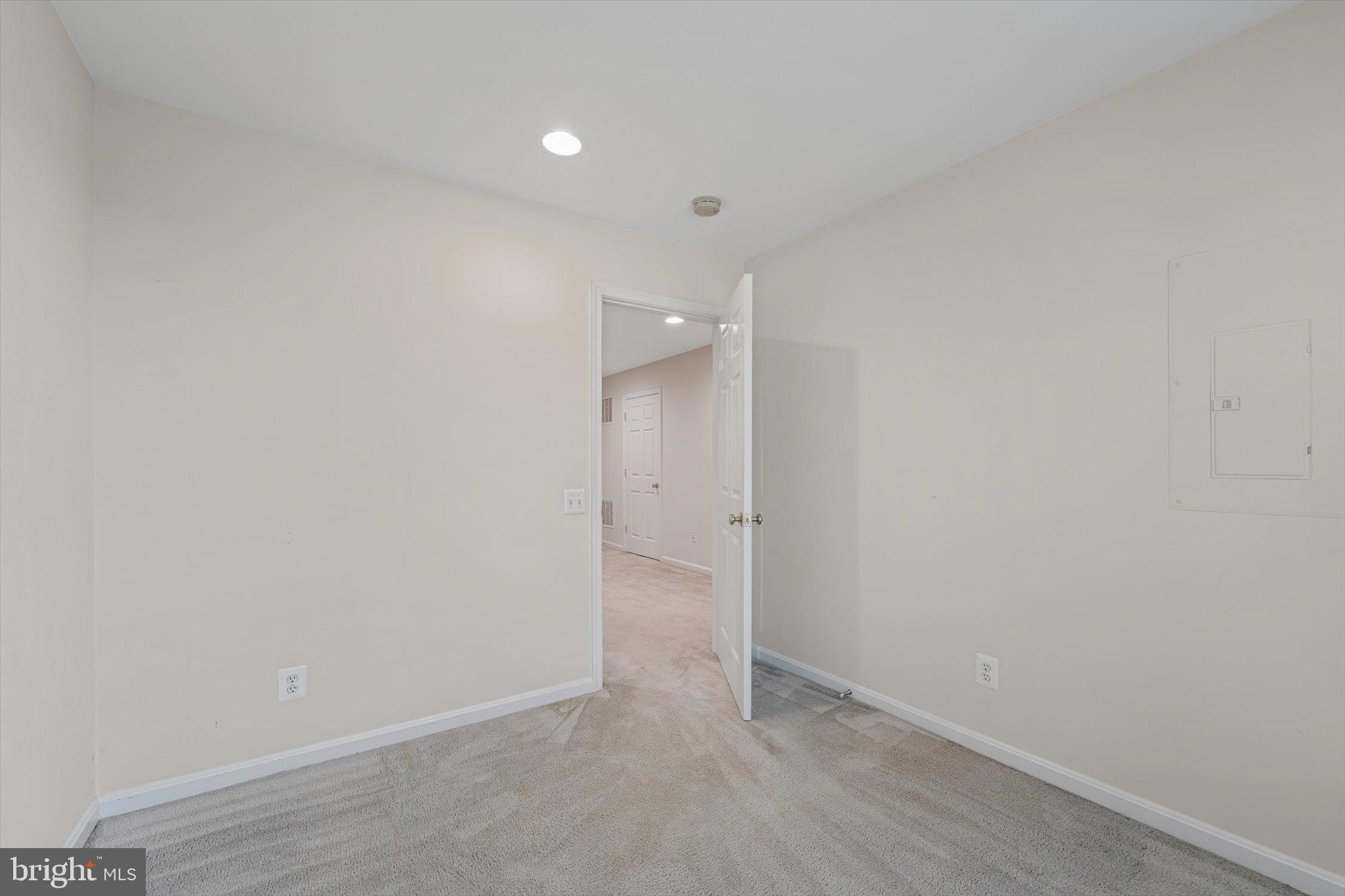 LAUREL HILL LANDBAY - Residential