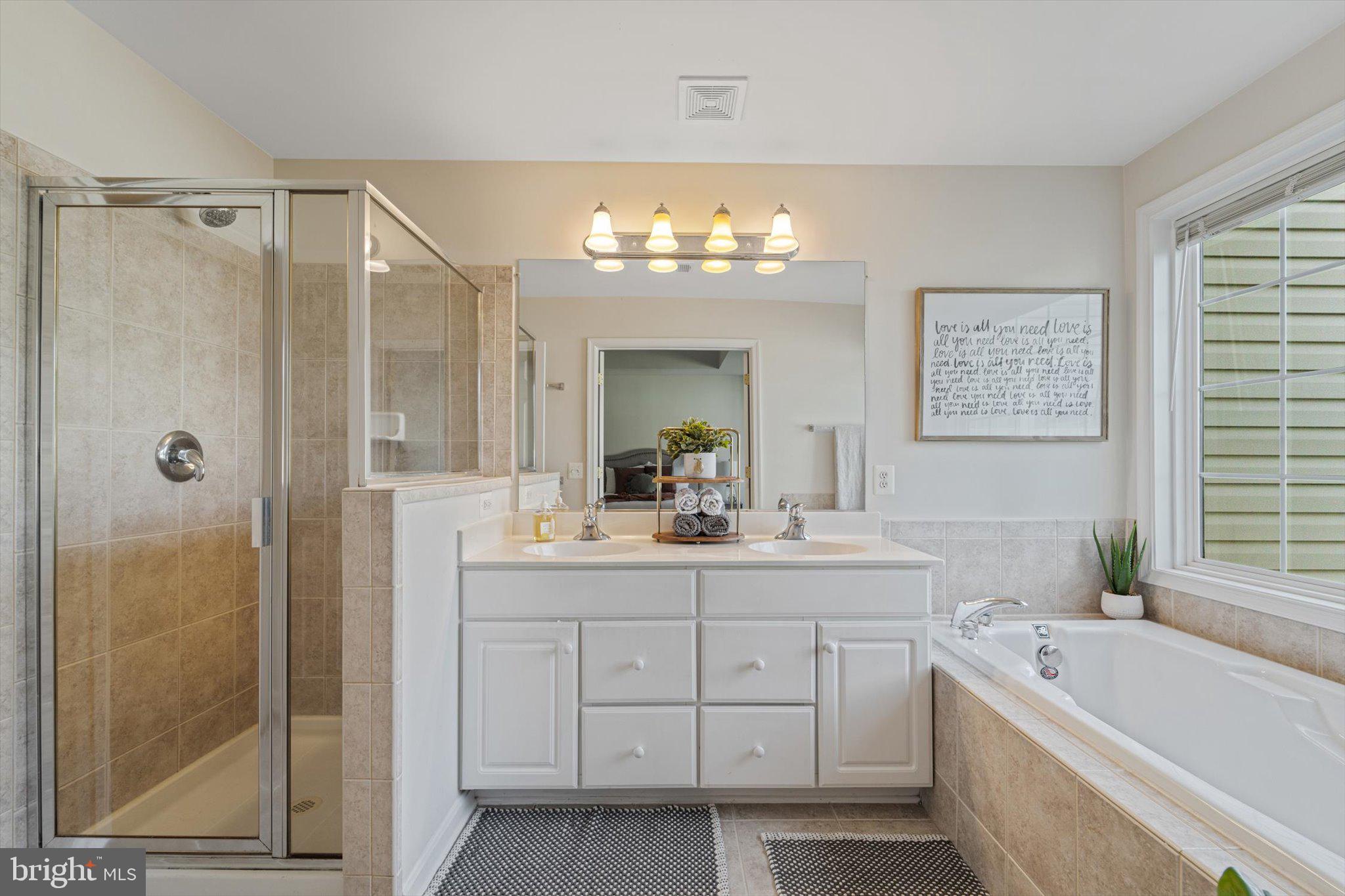 LAUREL HILL LANDBAY - Residential