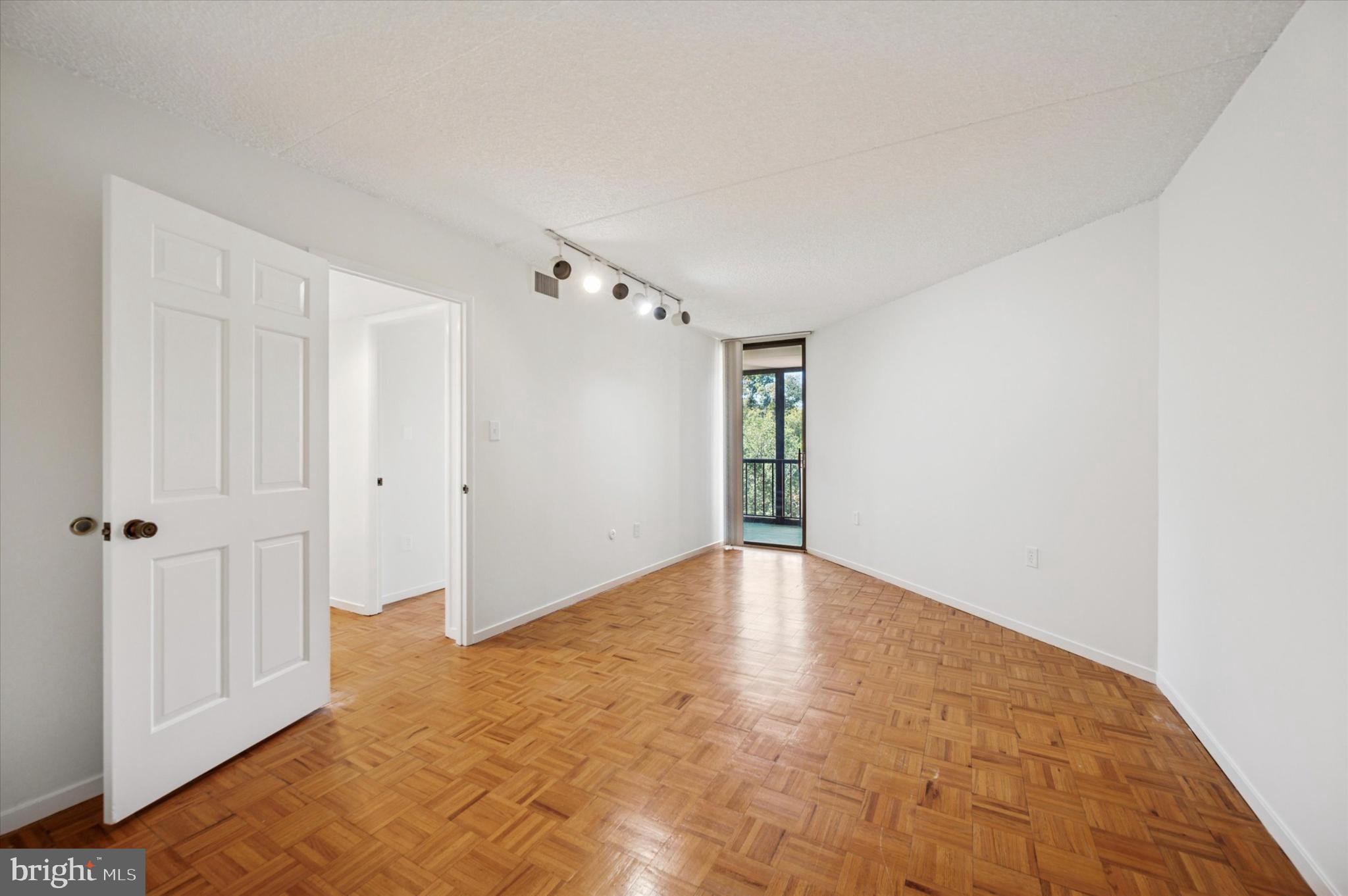 GREENHOUSE - Residential