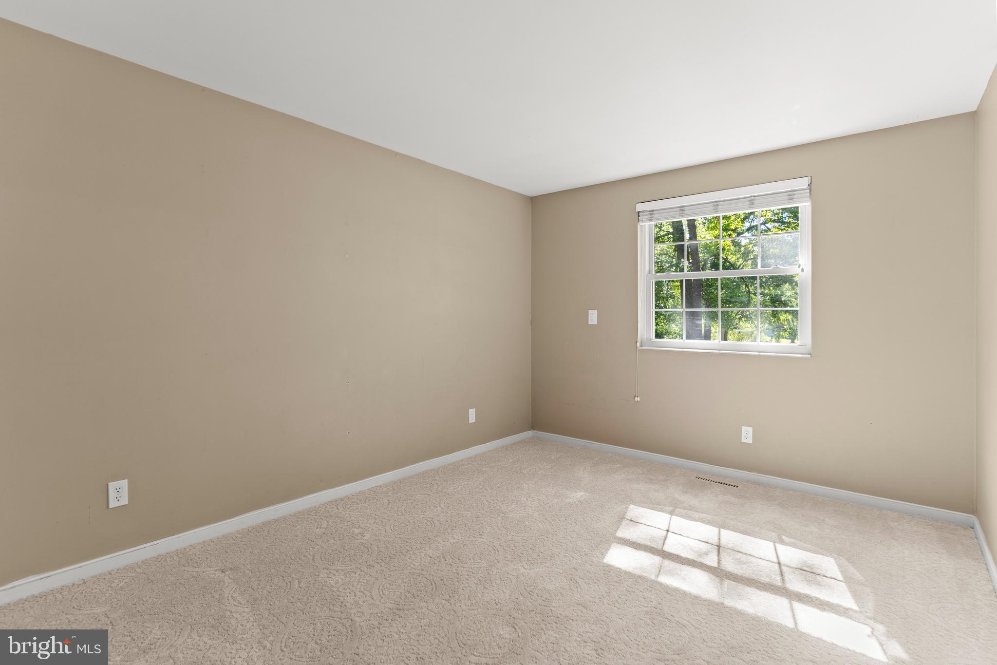 DEVONNE WOODS - Residential