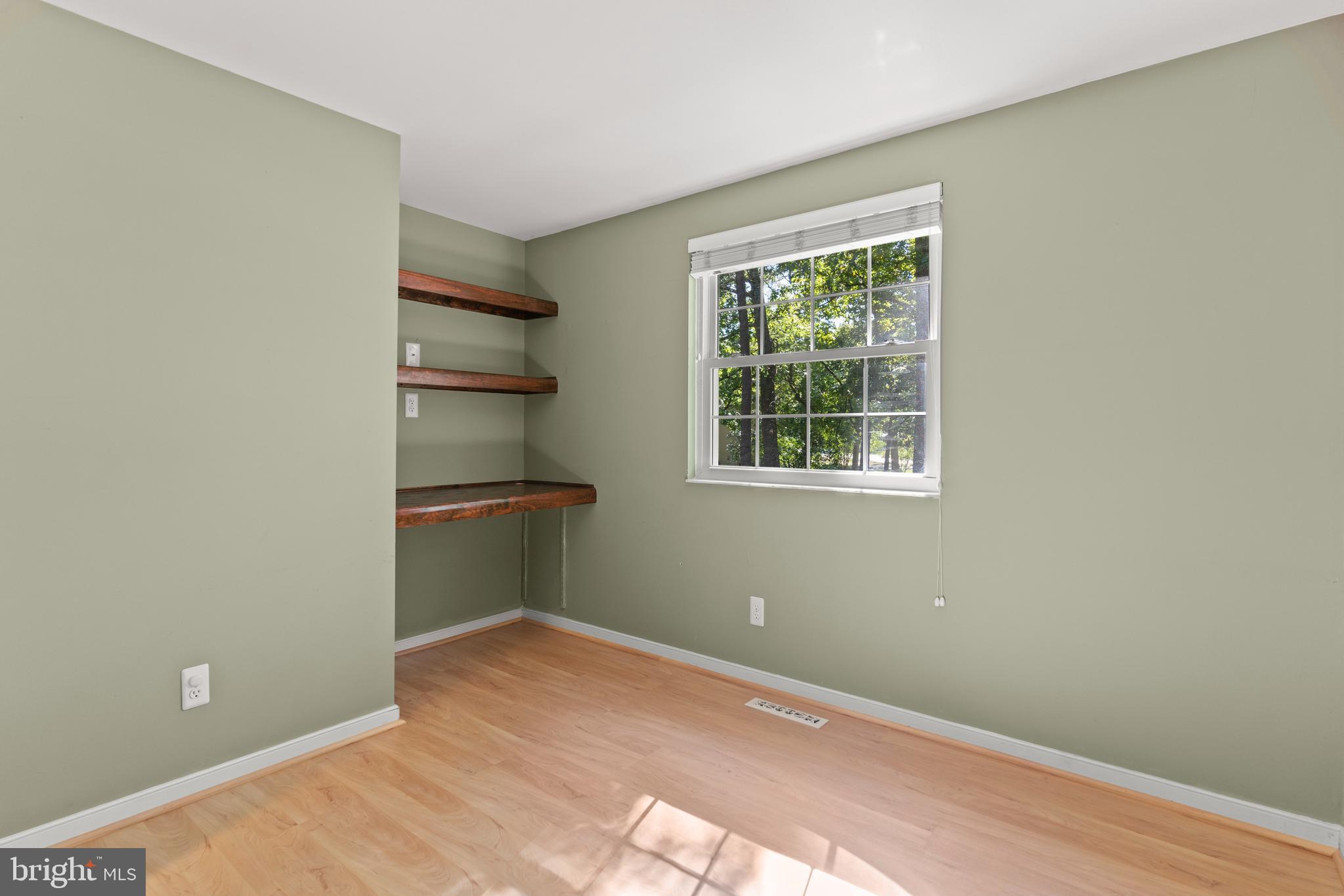 DEVONNE WOODS - Residential