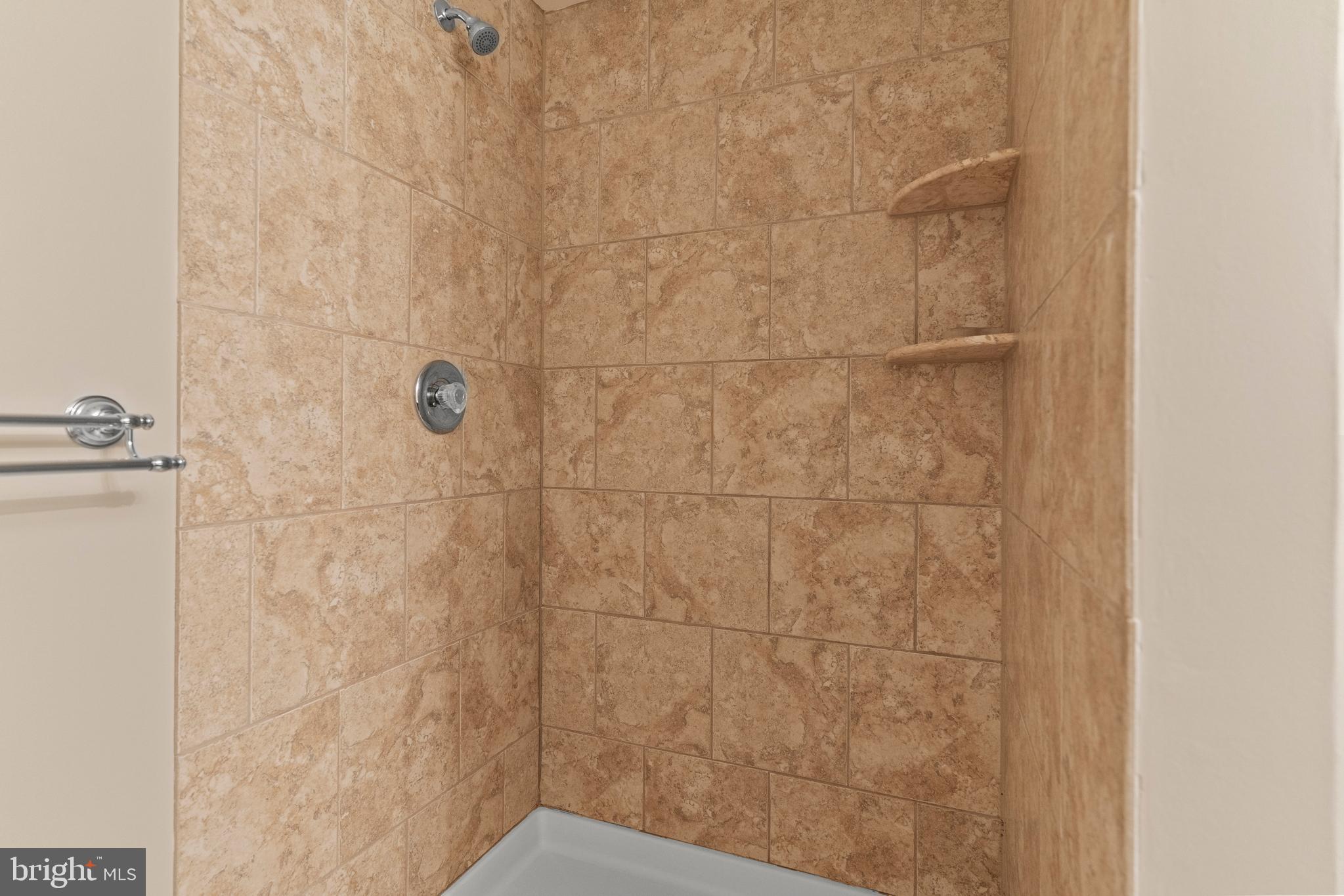 DEVONNE WOODS - Residential