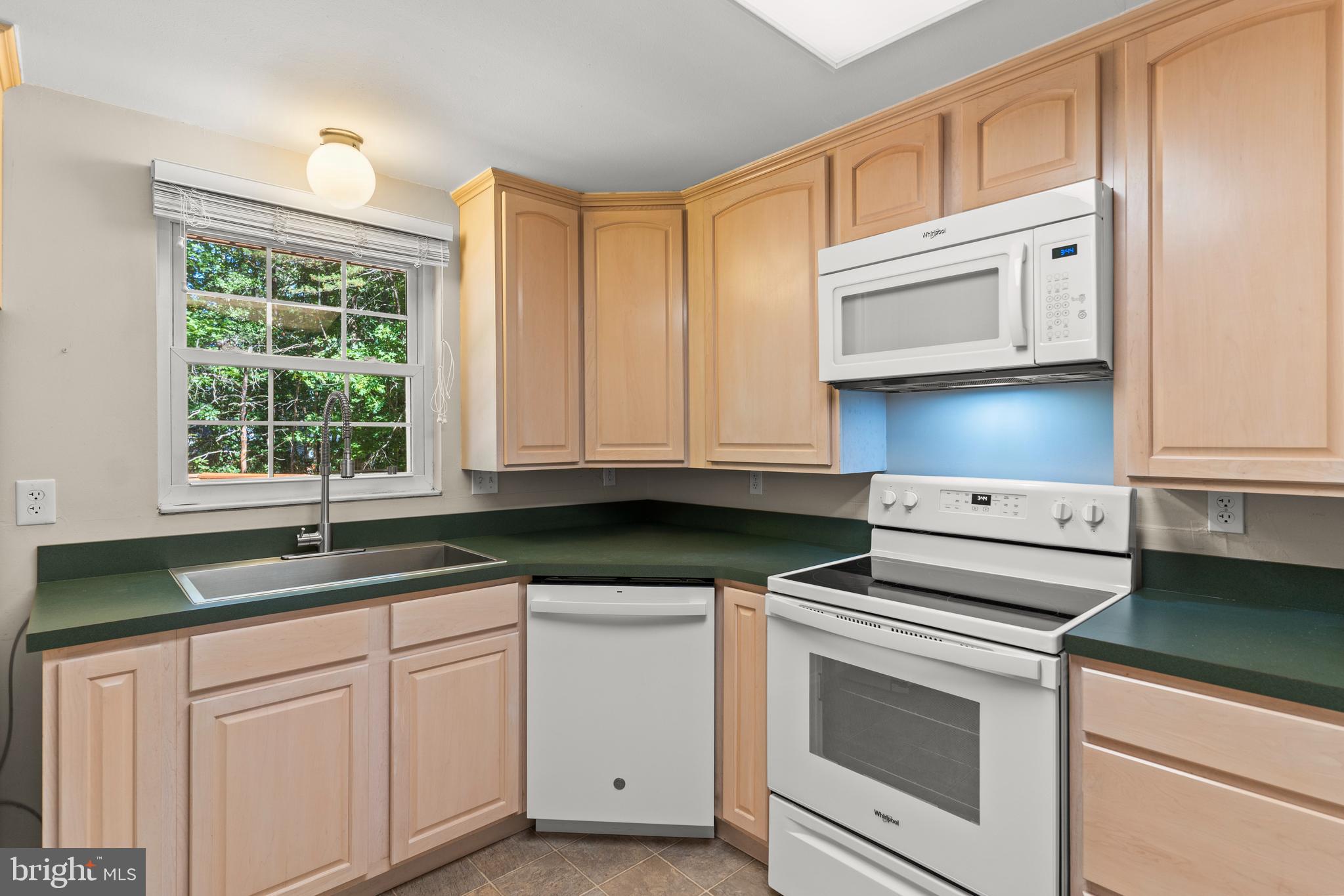 DEVONNE WOODS - Residential