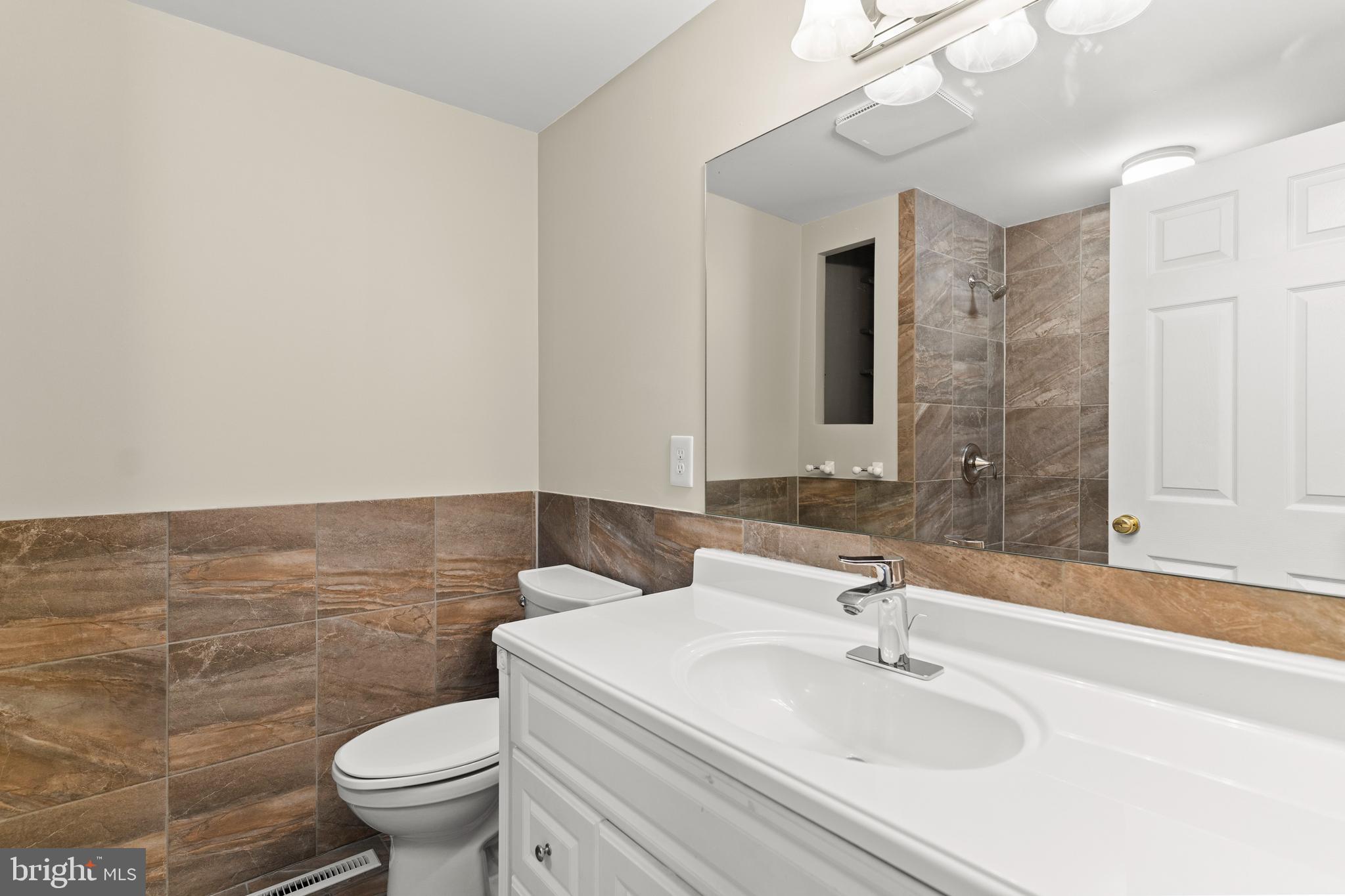 DEVONNE WOODS - Residential