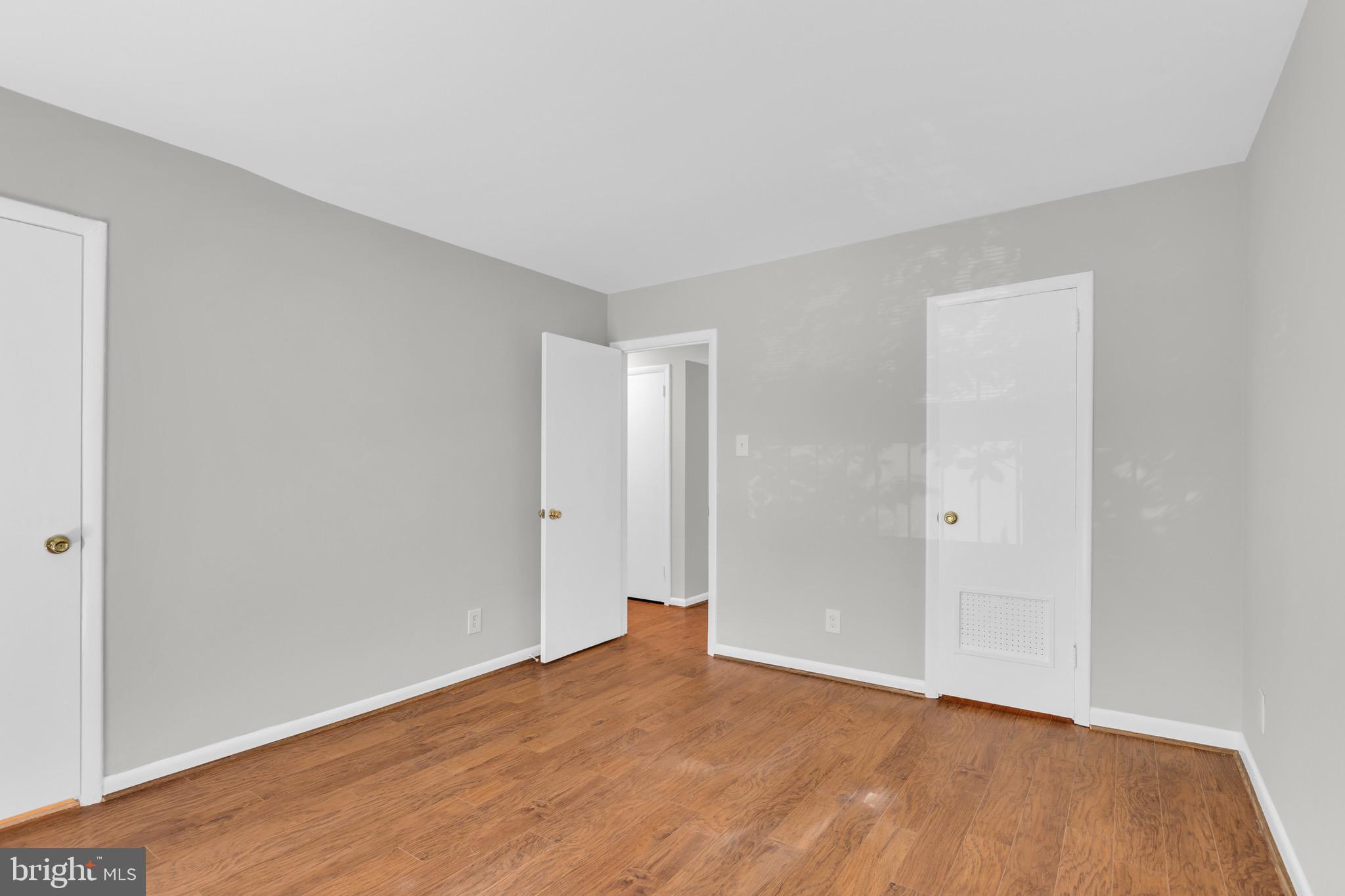 VANTAGE HILL - Residential
