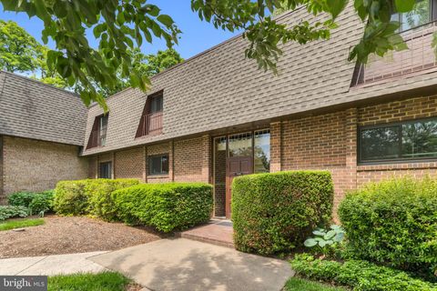 Condo For Sale - 11620 Vantage Hill Road #22B<br/> RESTON, VA 20190