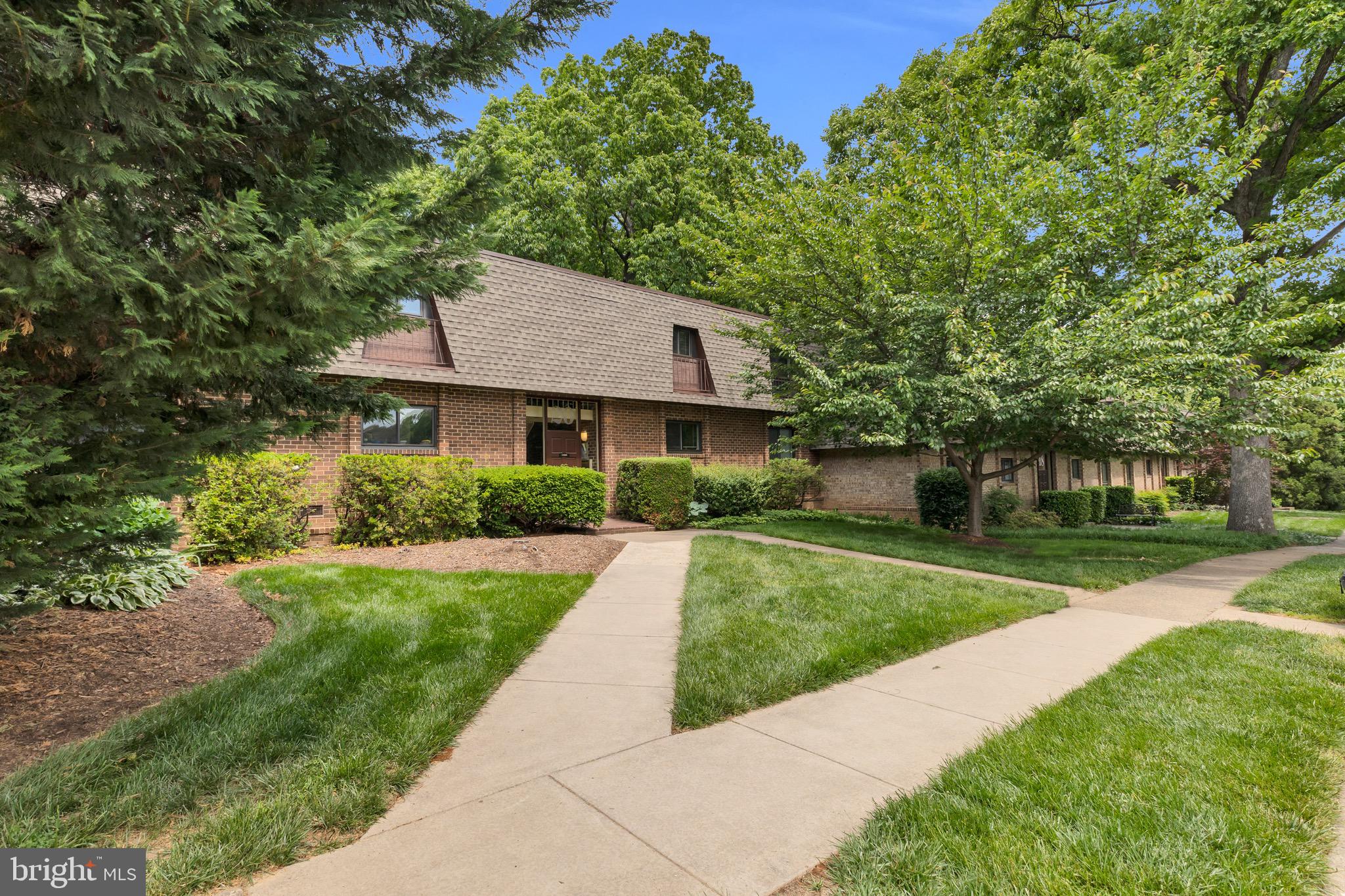 VANTAGE HILL - Residential